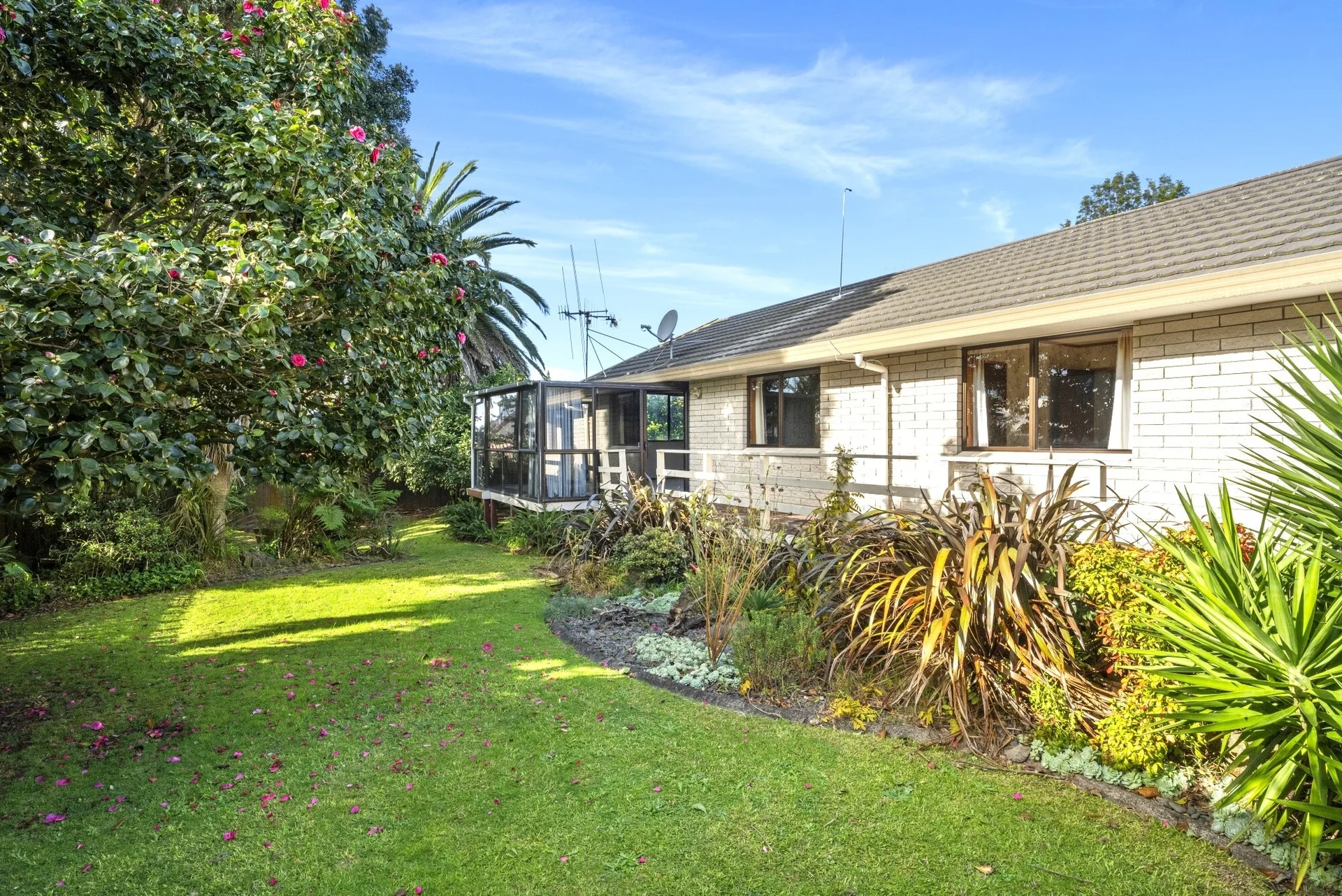 5 Johnston Place