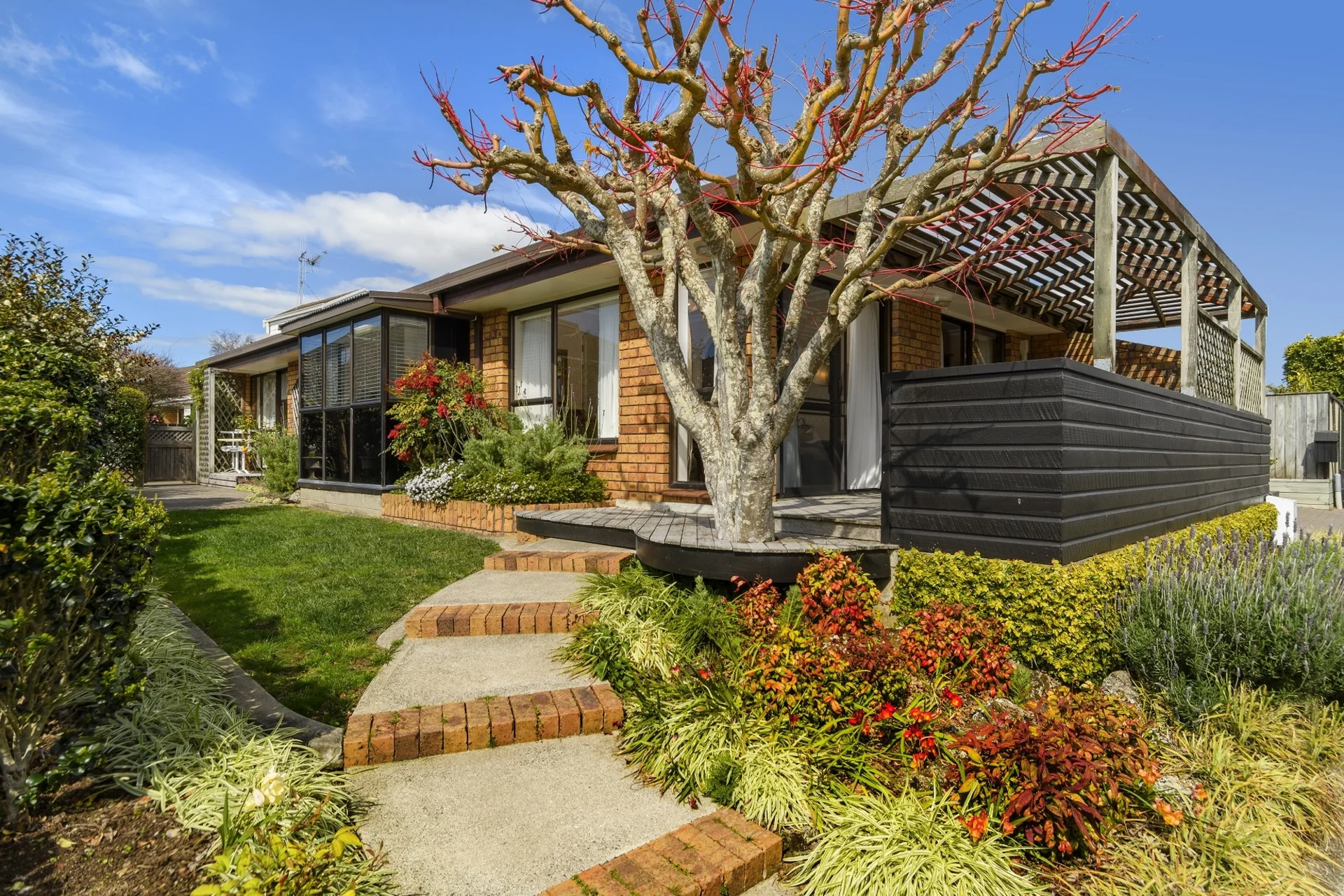 65B Waratah Street
