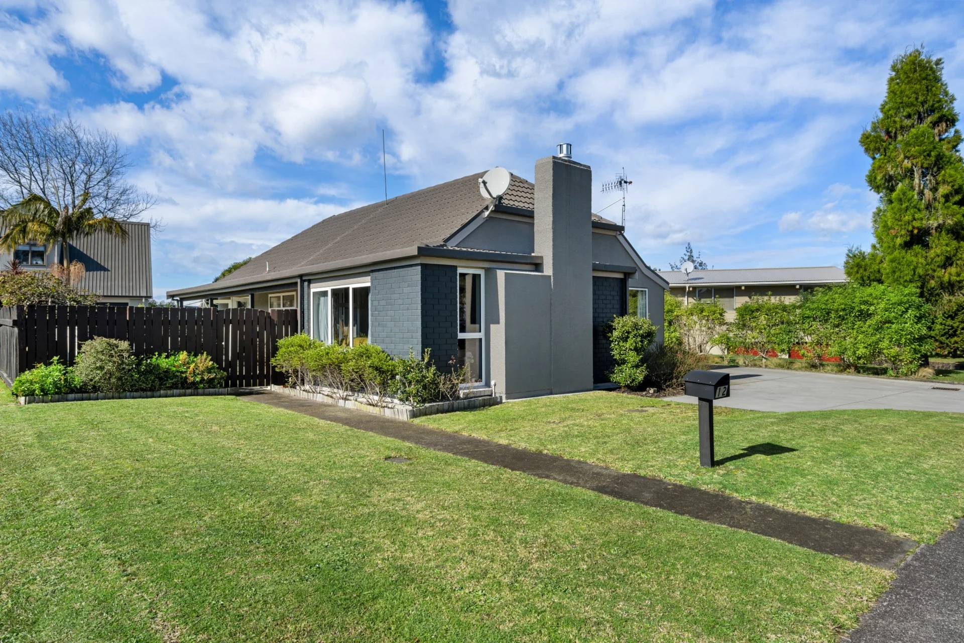 12 Knox Place