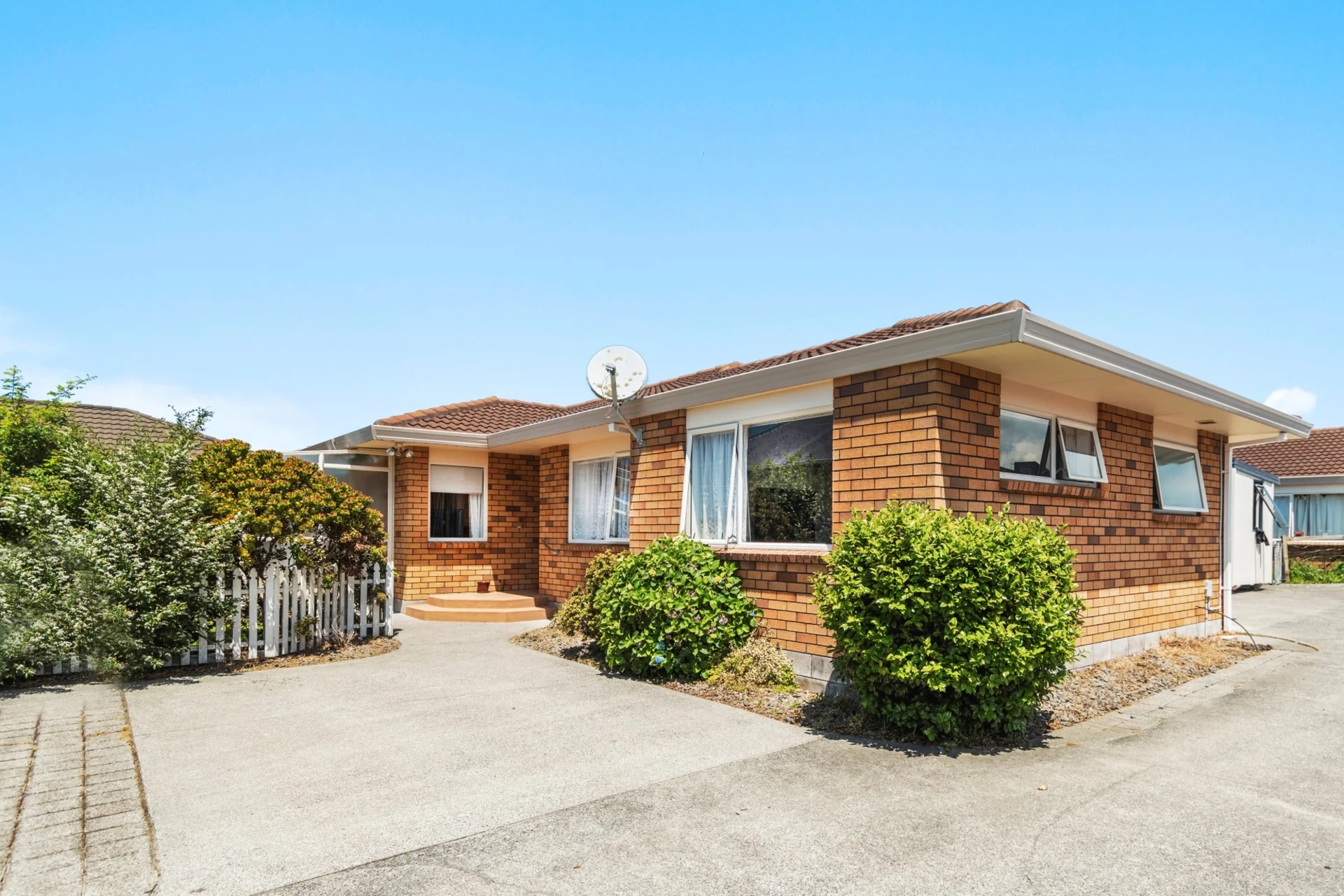 19B Pemberton Crescent