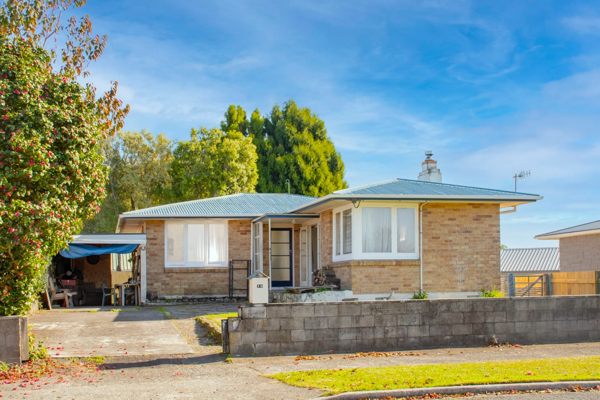 29 Henderson Crescent