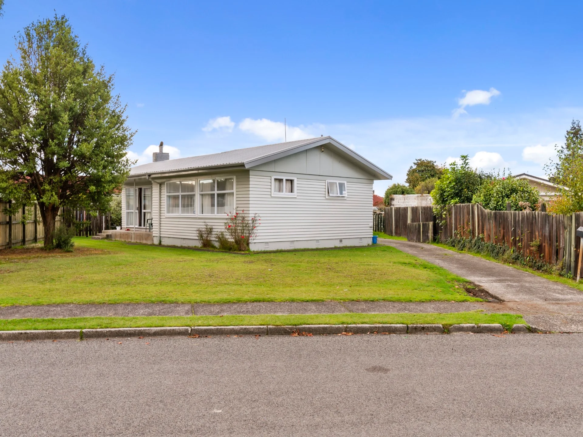 18 Clouston Cresent