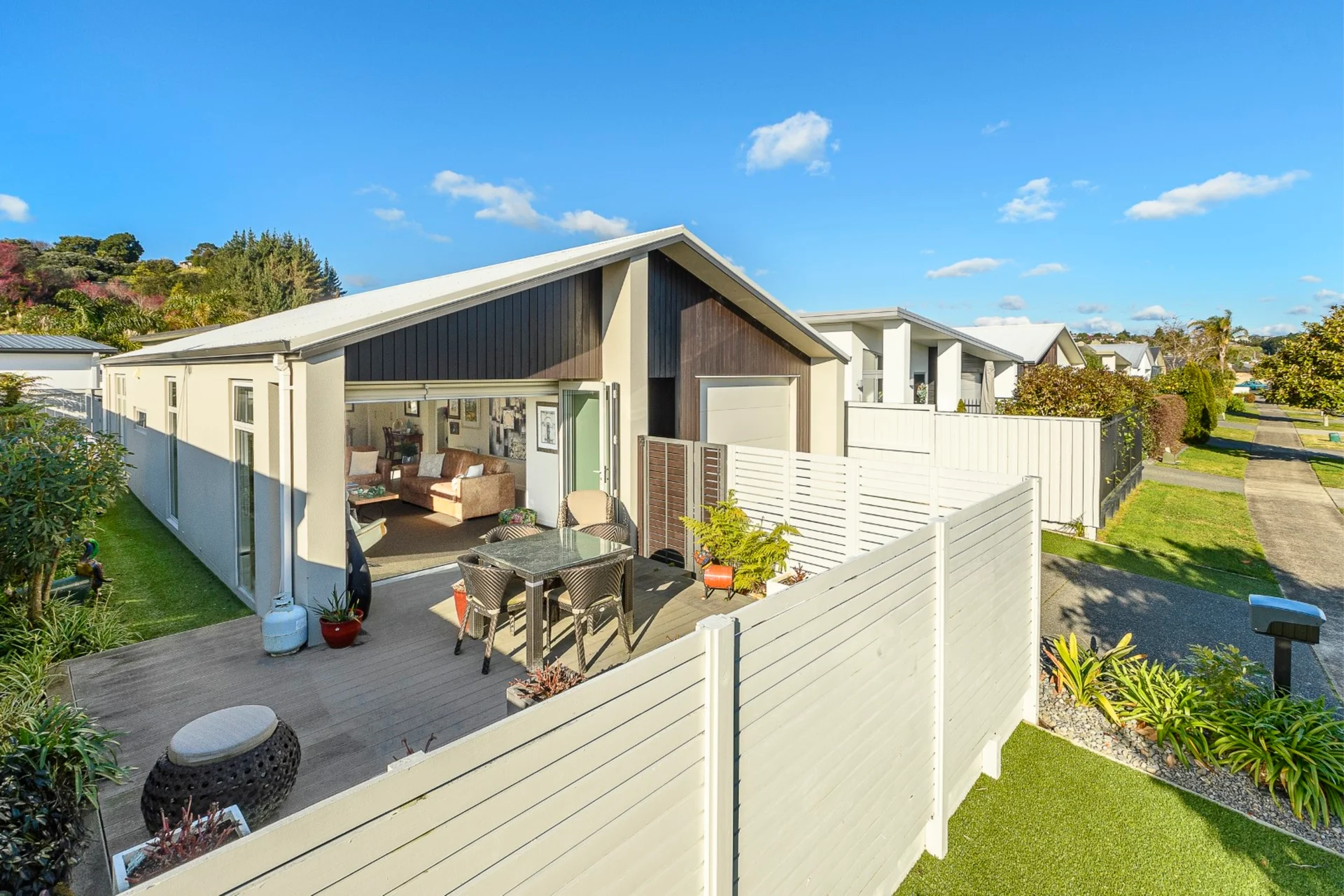 16 St Pauls Drive