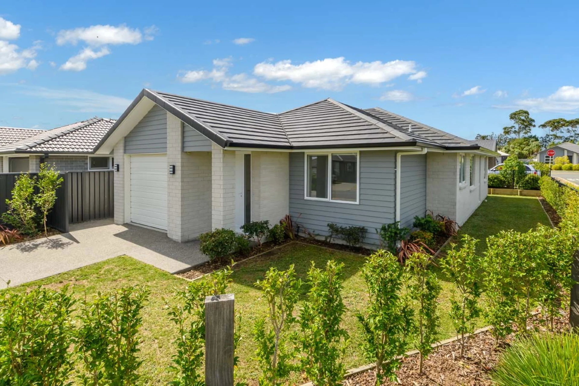 4 Pioneer Crescent