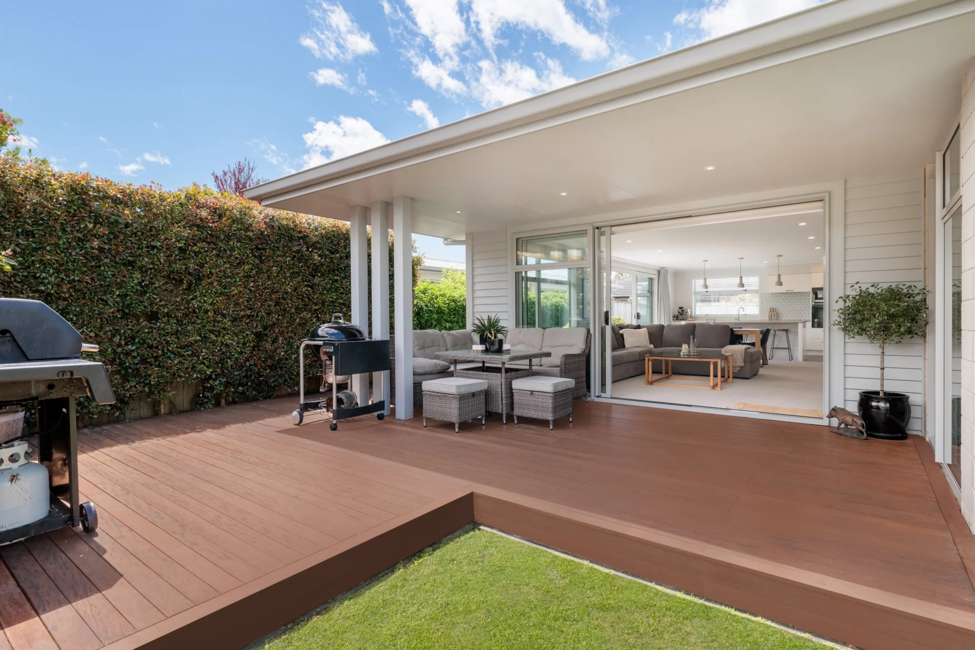16 Cassinia Close