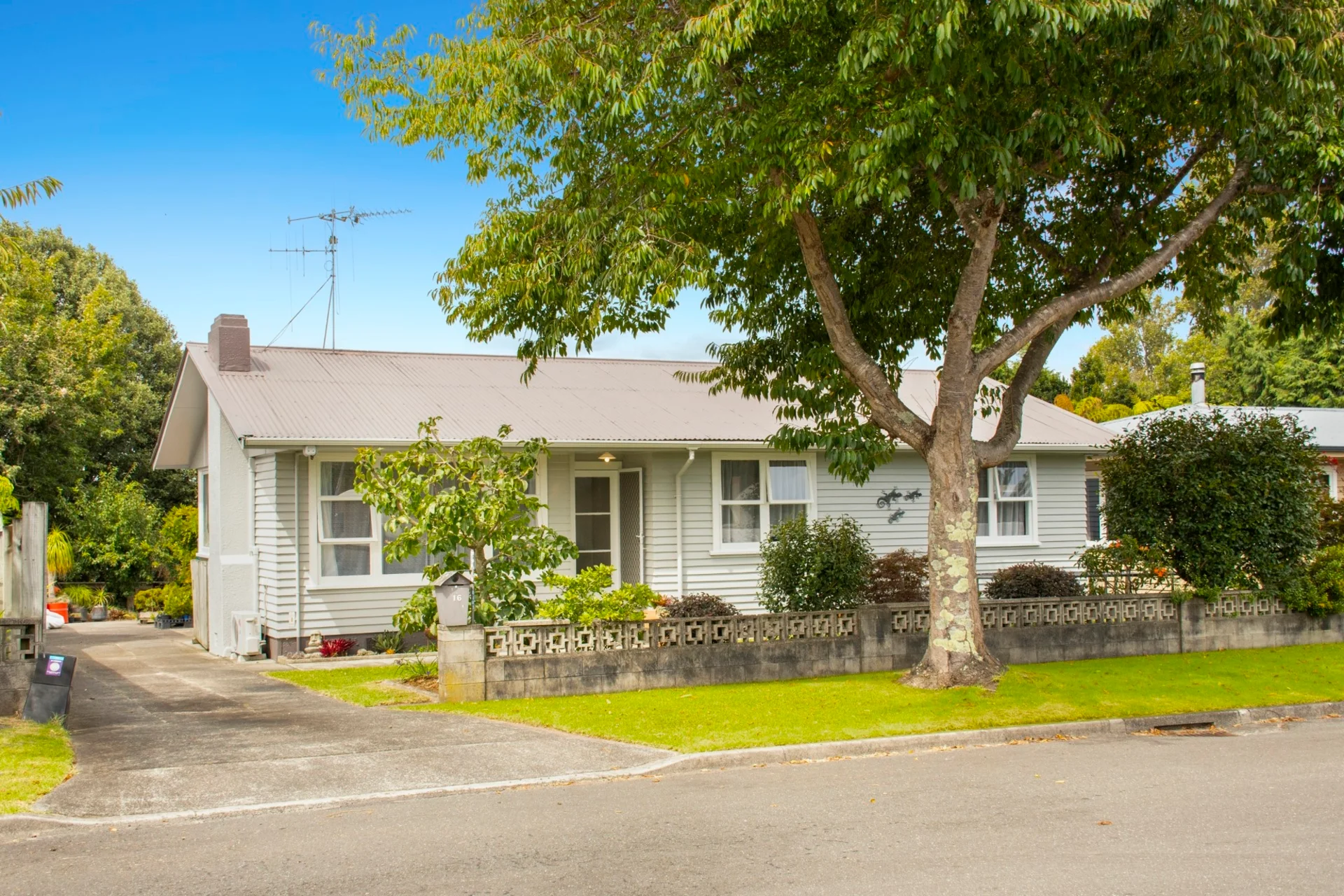 16 Slade Street