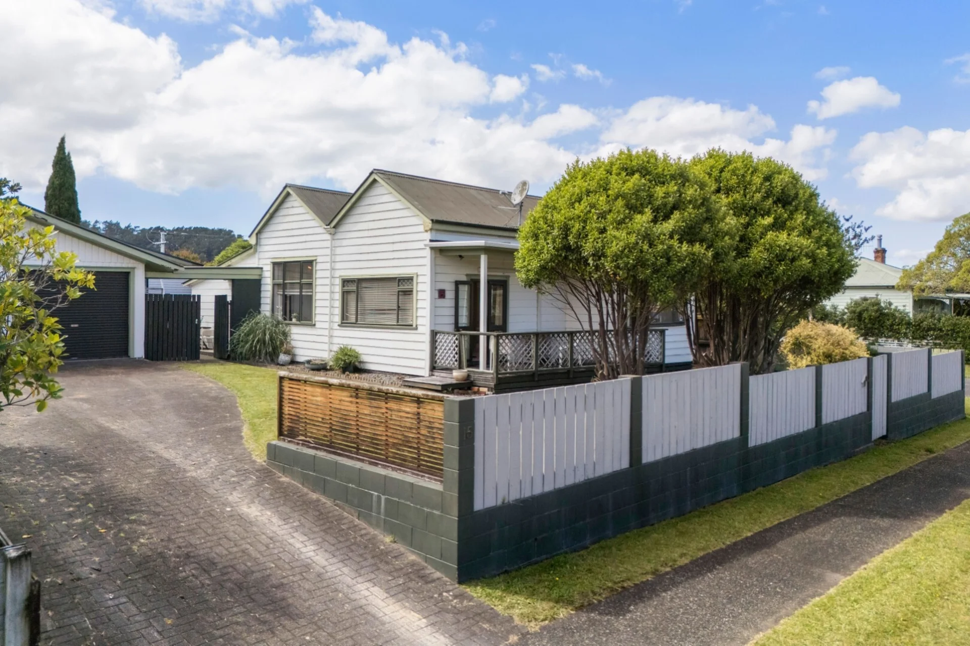 15 Mueller Street