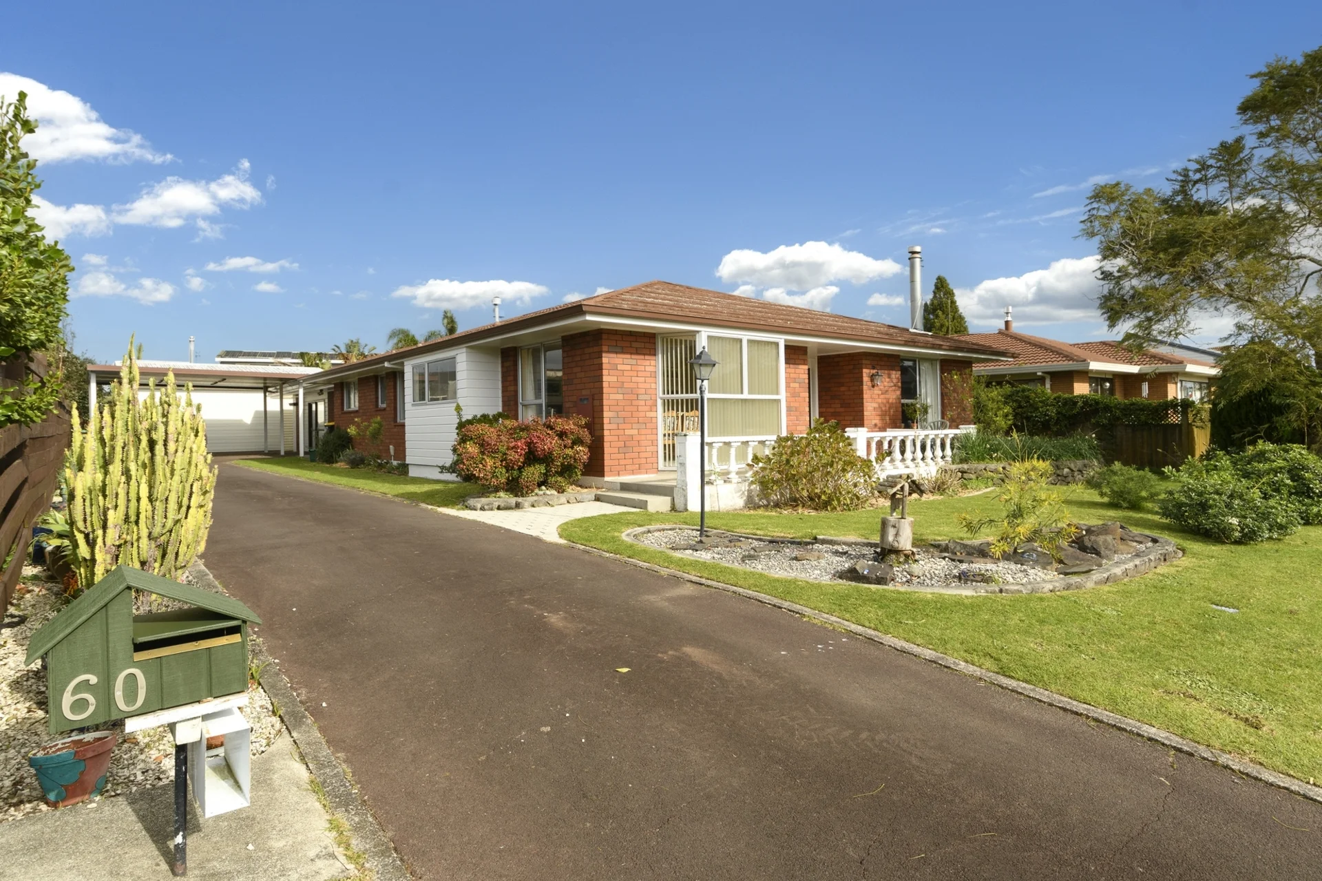 60 Waratah Street