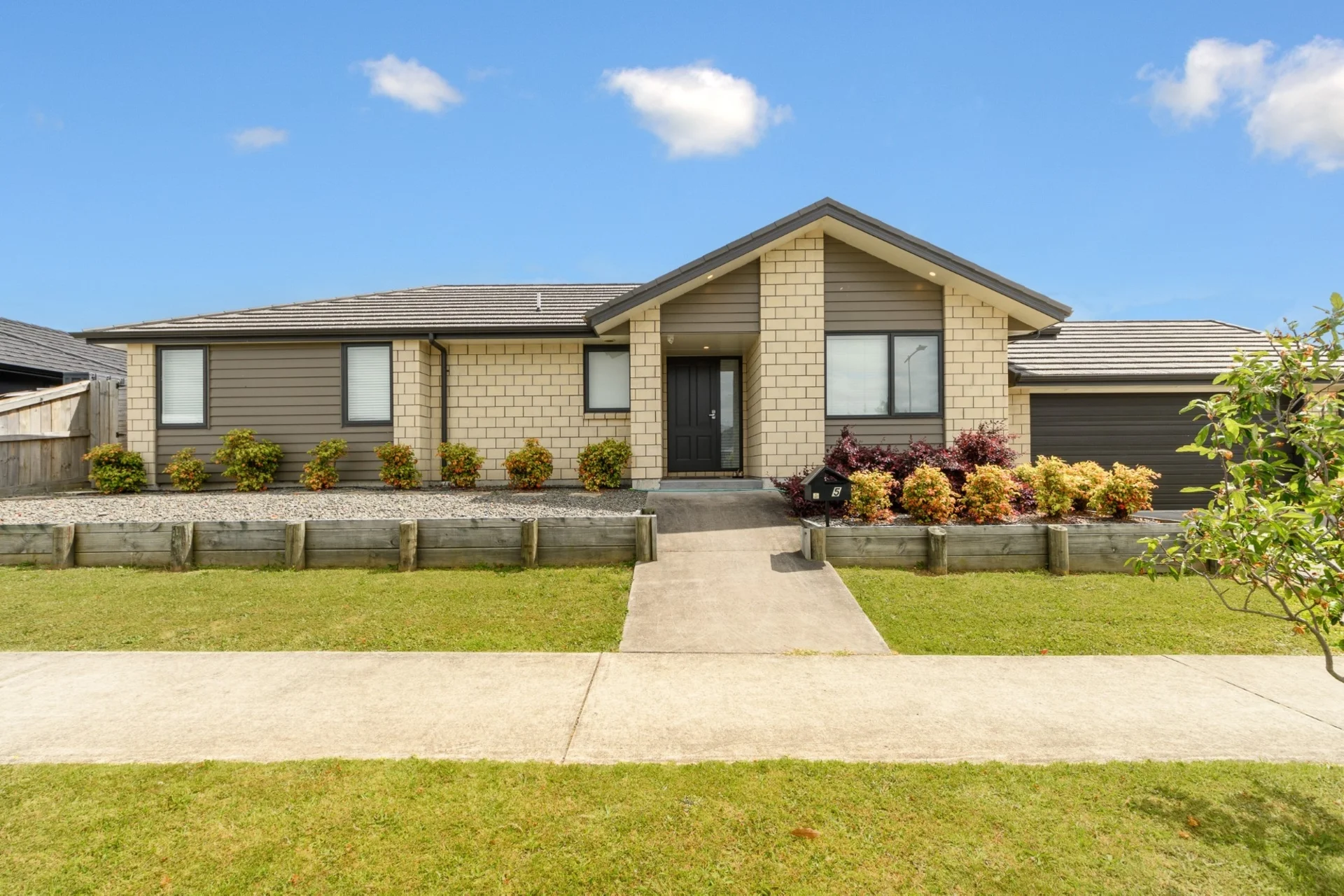 5 Mary Place