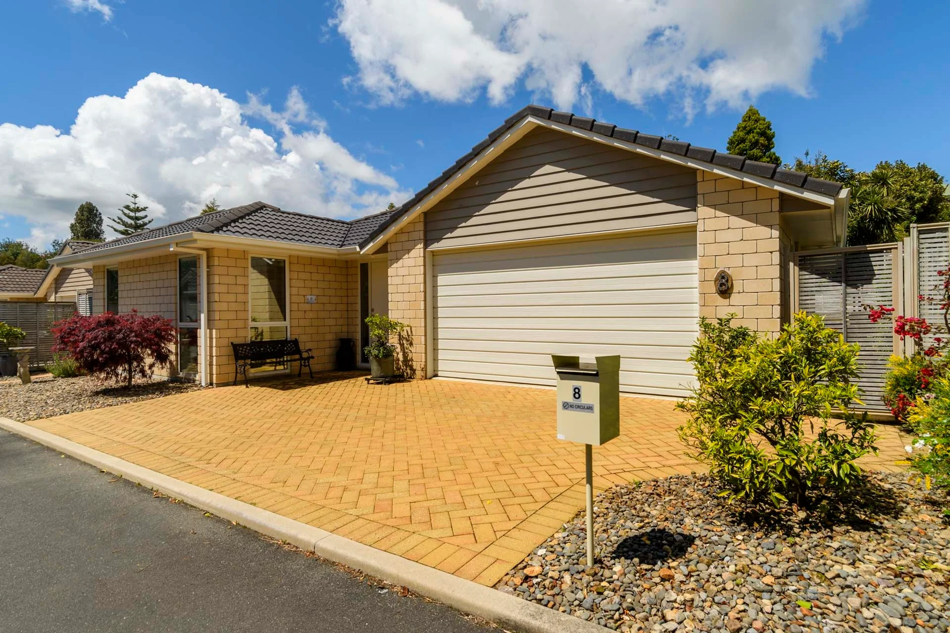 8 Barossa Way