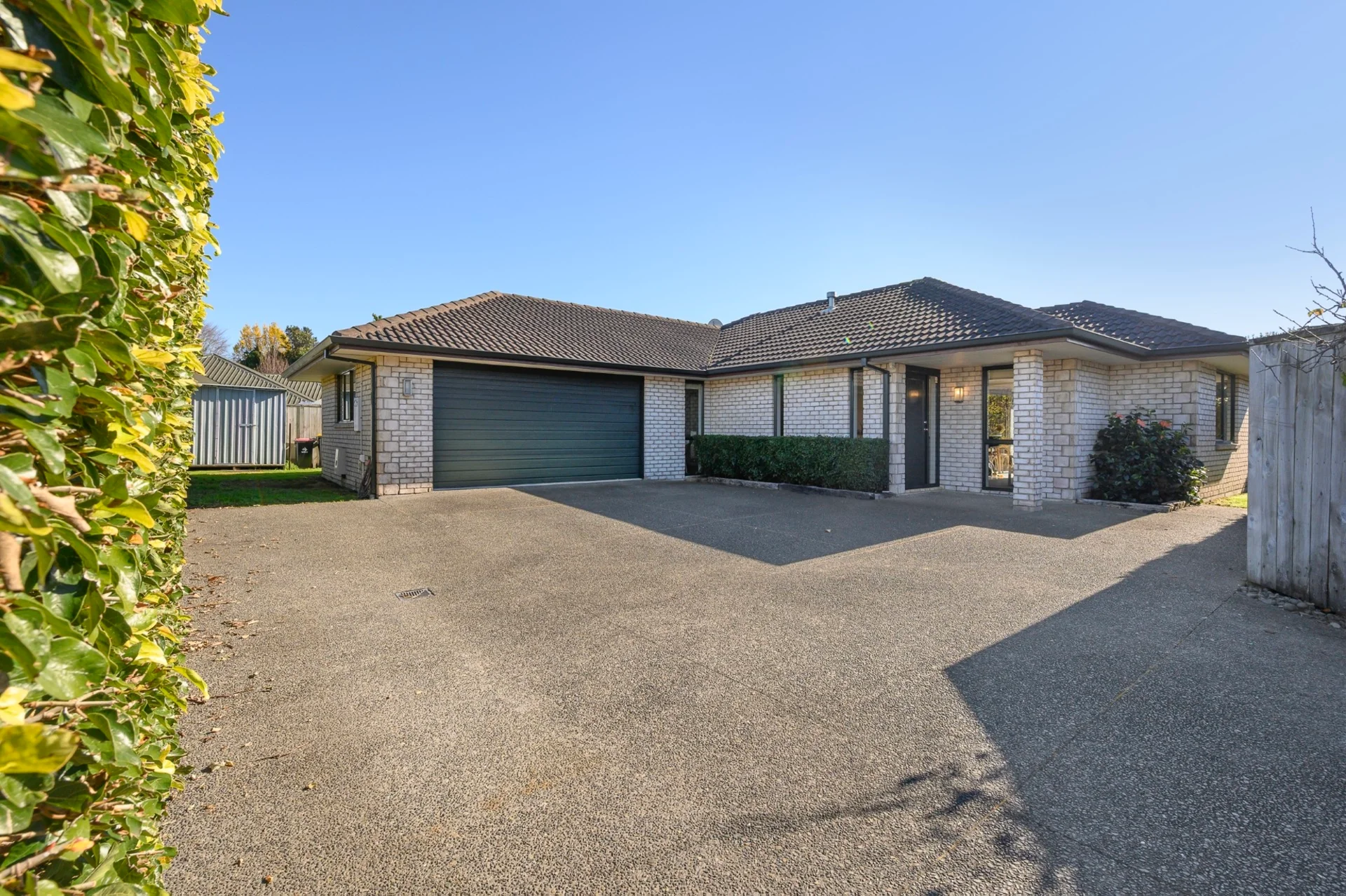 12 Contour Avenue