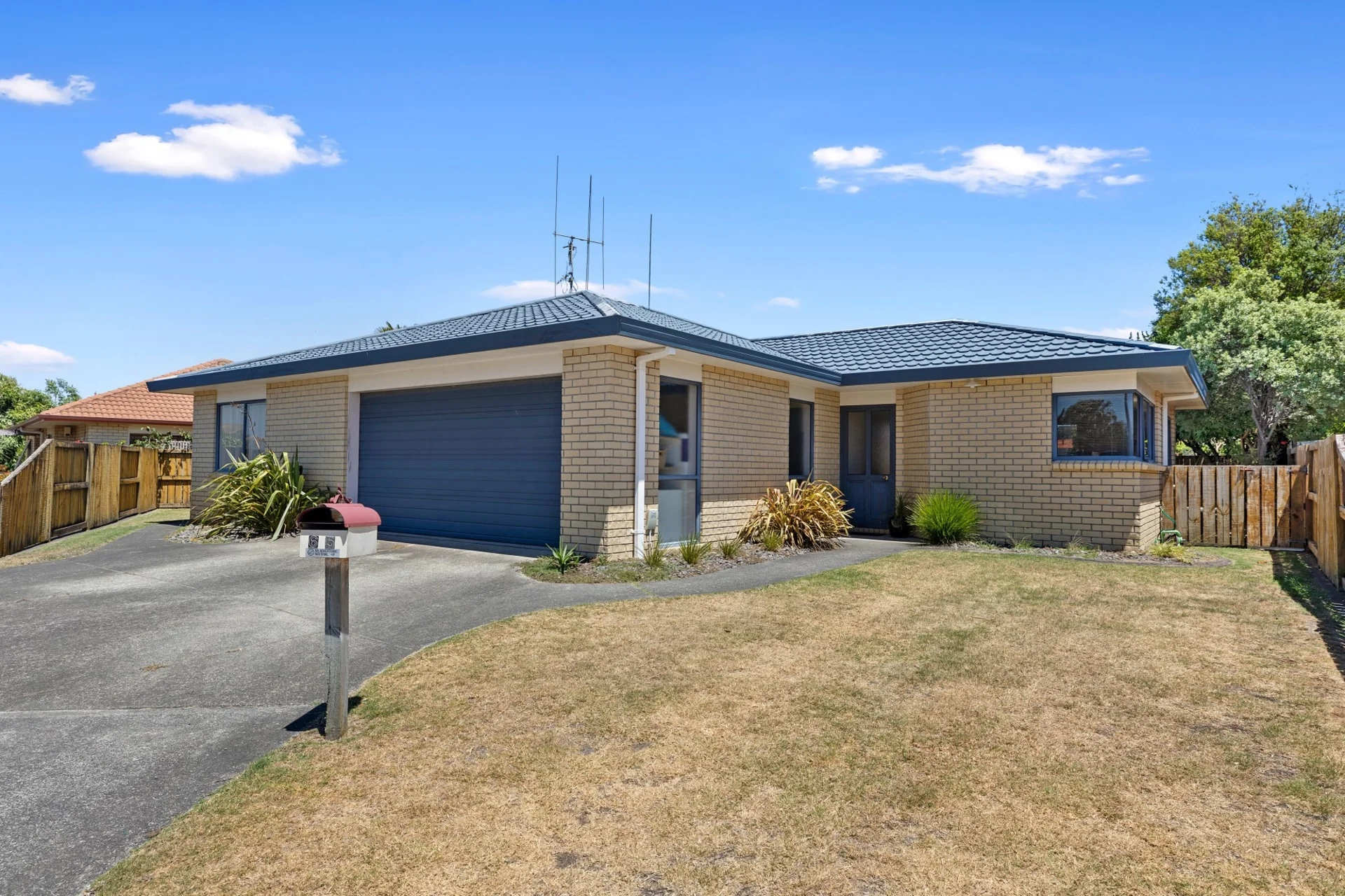 65 Romana Crescent