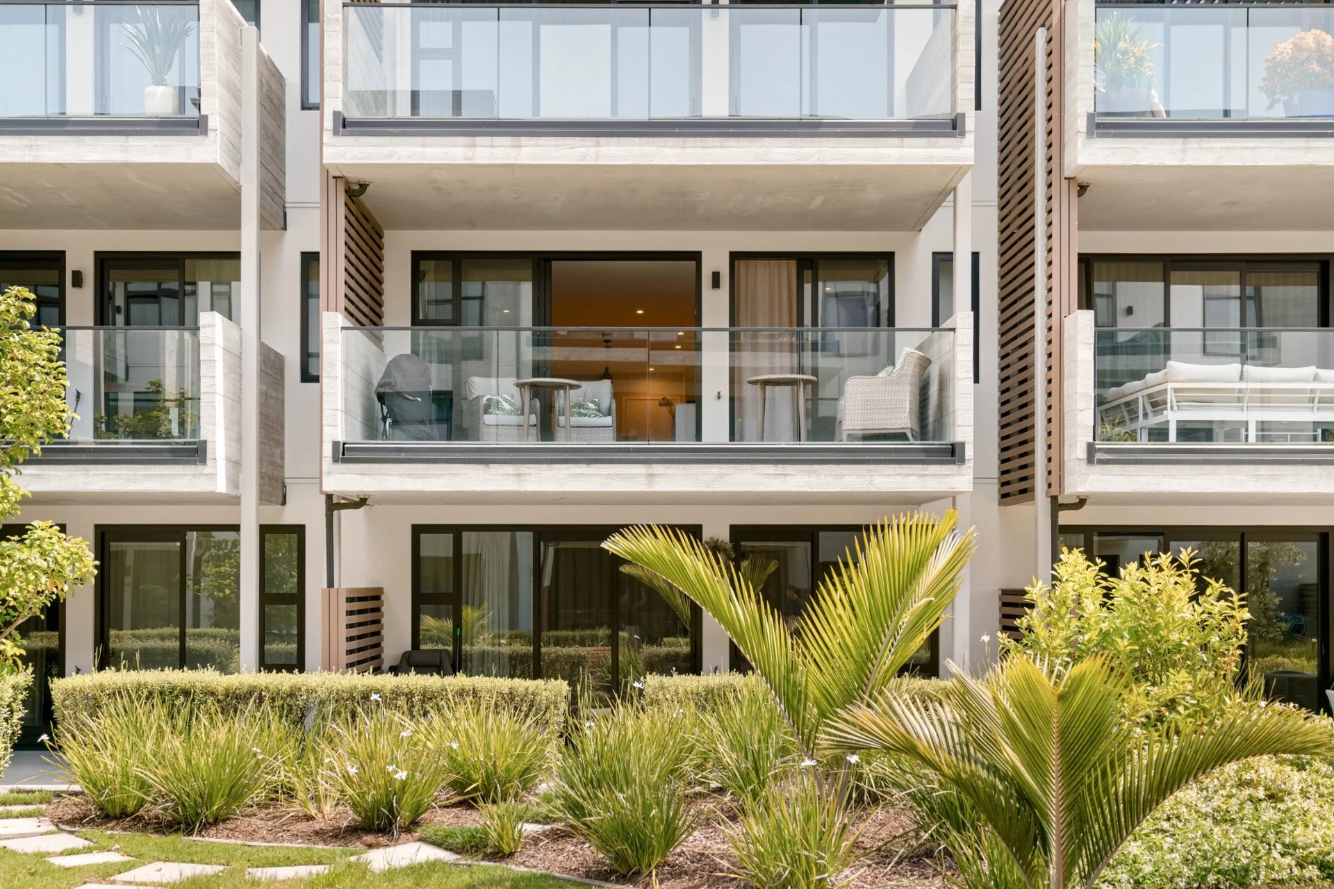 106/1C Salt Avenue