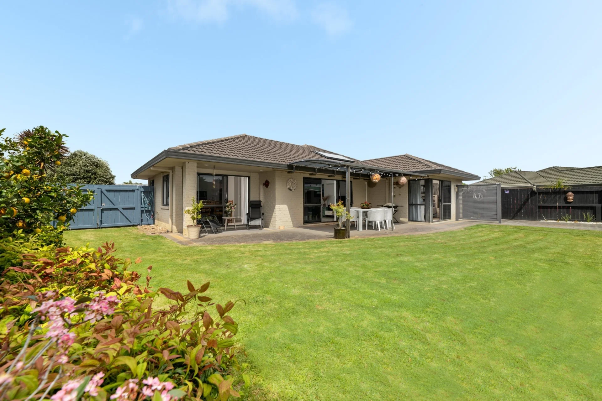 6 Karia Grove