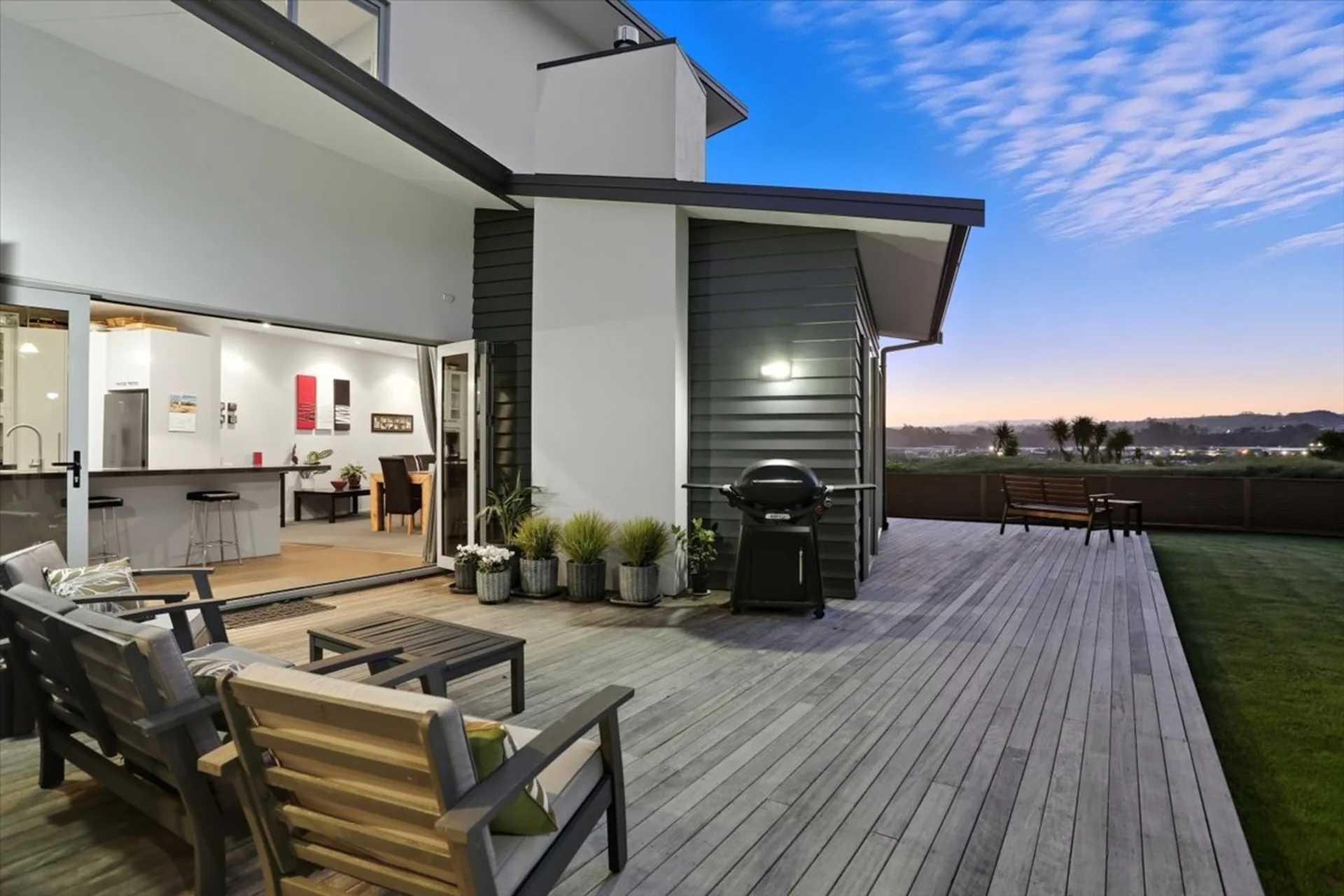 21C Bradley Ave