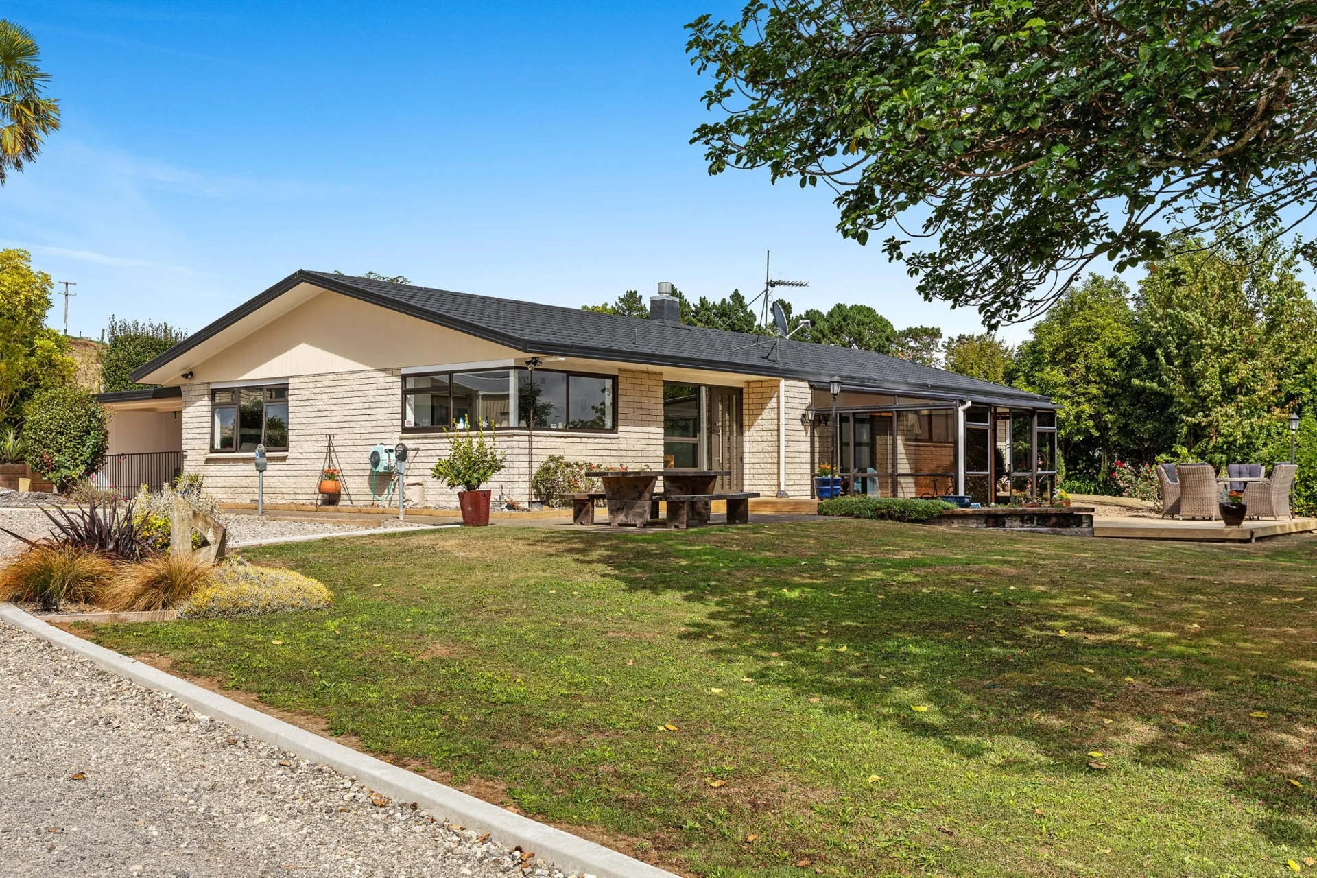 649A Esdaile Road