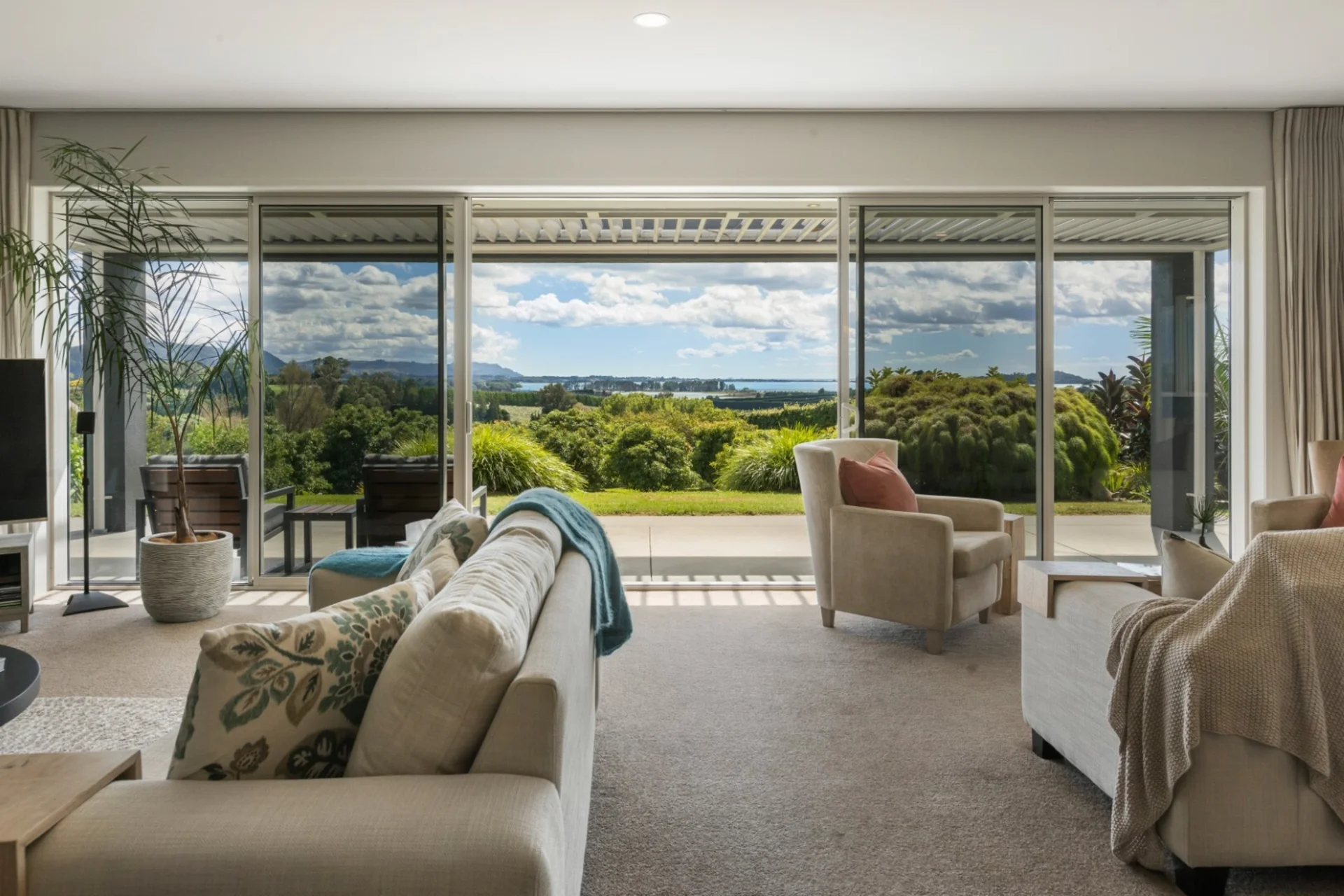63 Ongare Point Road