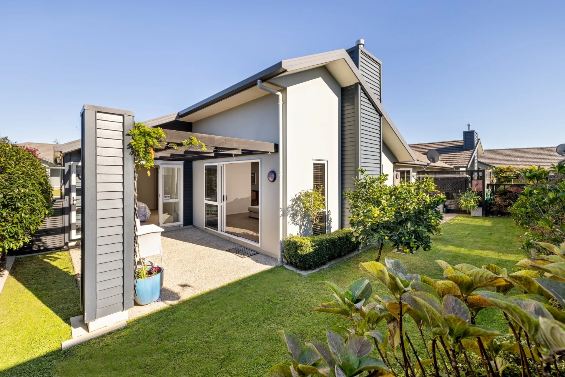 16 Bridgewater Way