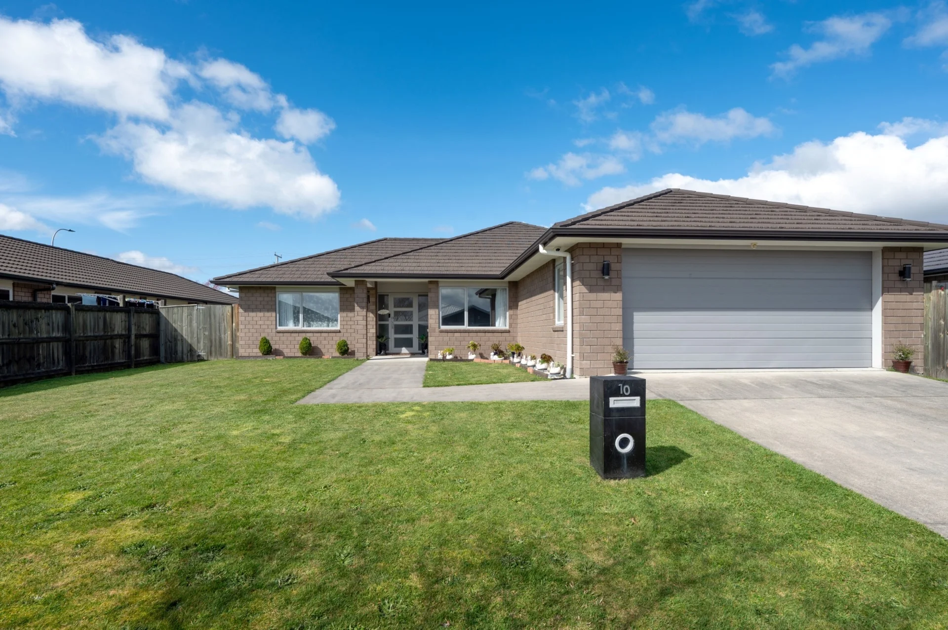 10 Kipling Crescent