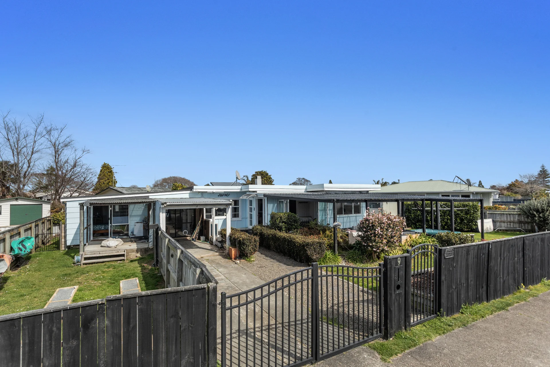 9 Barry Avenue