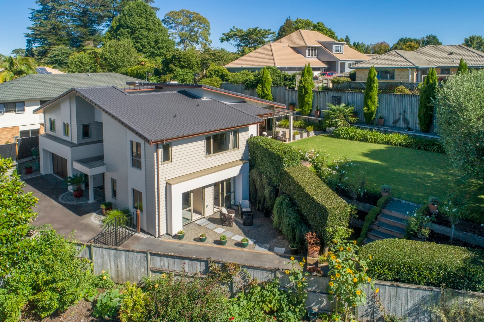 6 Sherborne Close