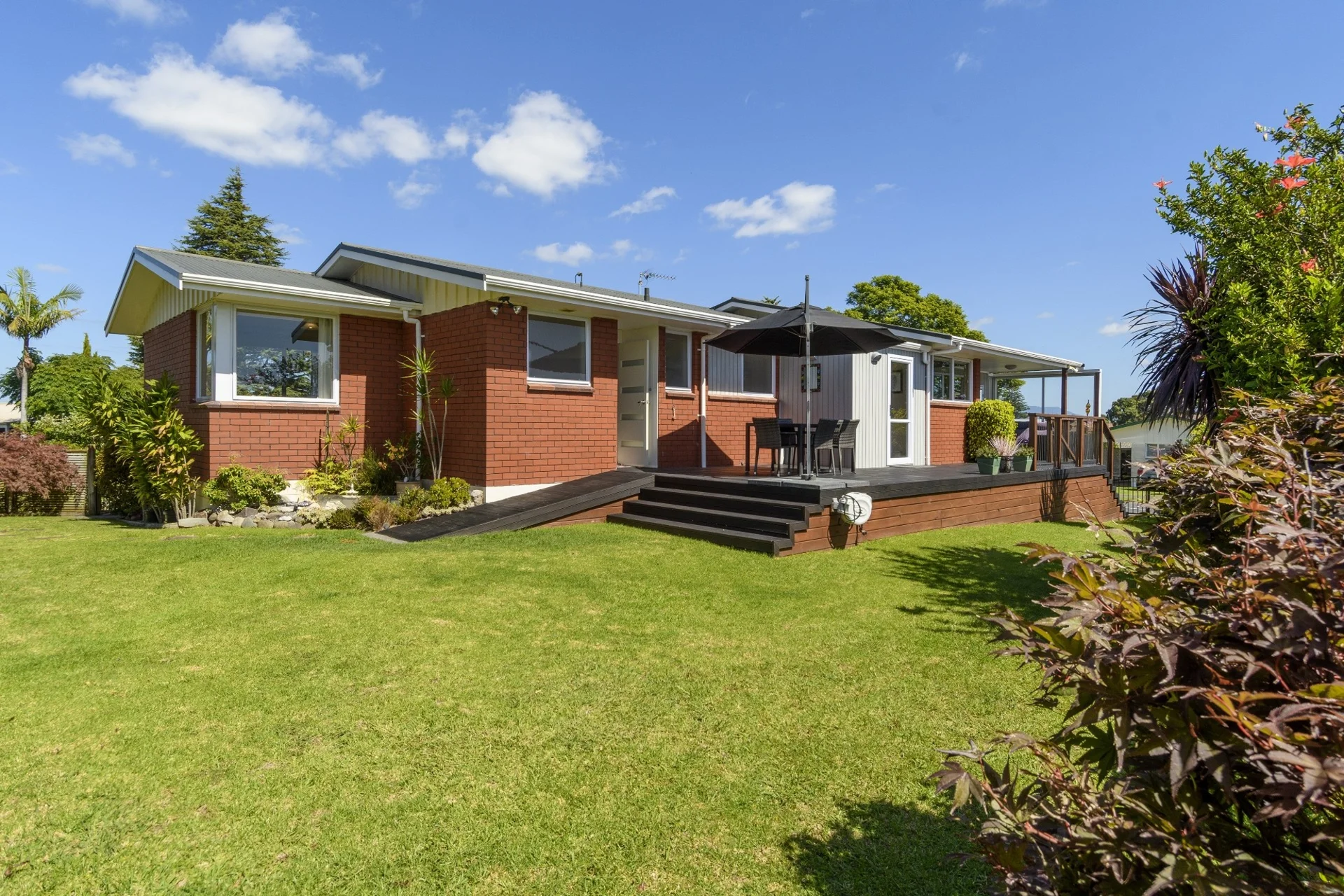 11 Woods Avenue