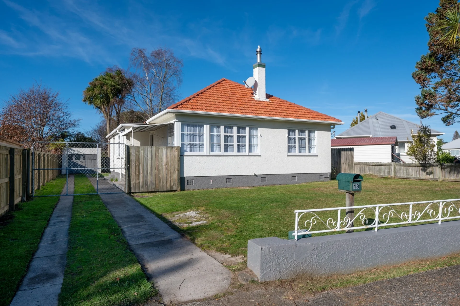 18 Wallace Crescent