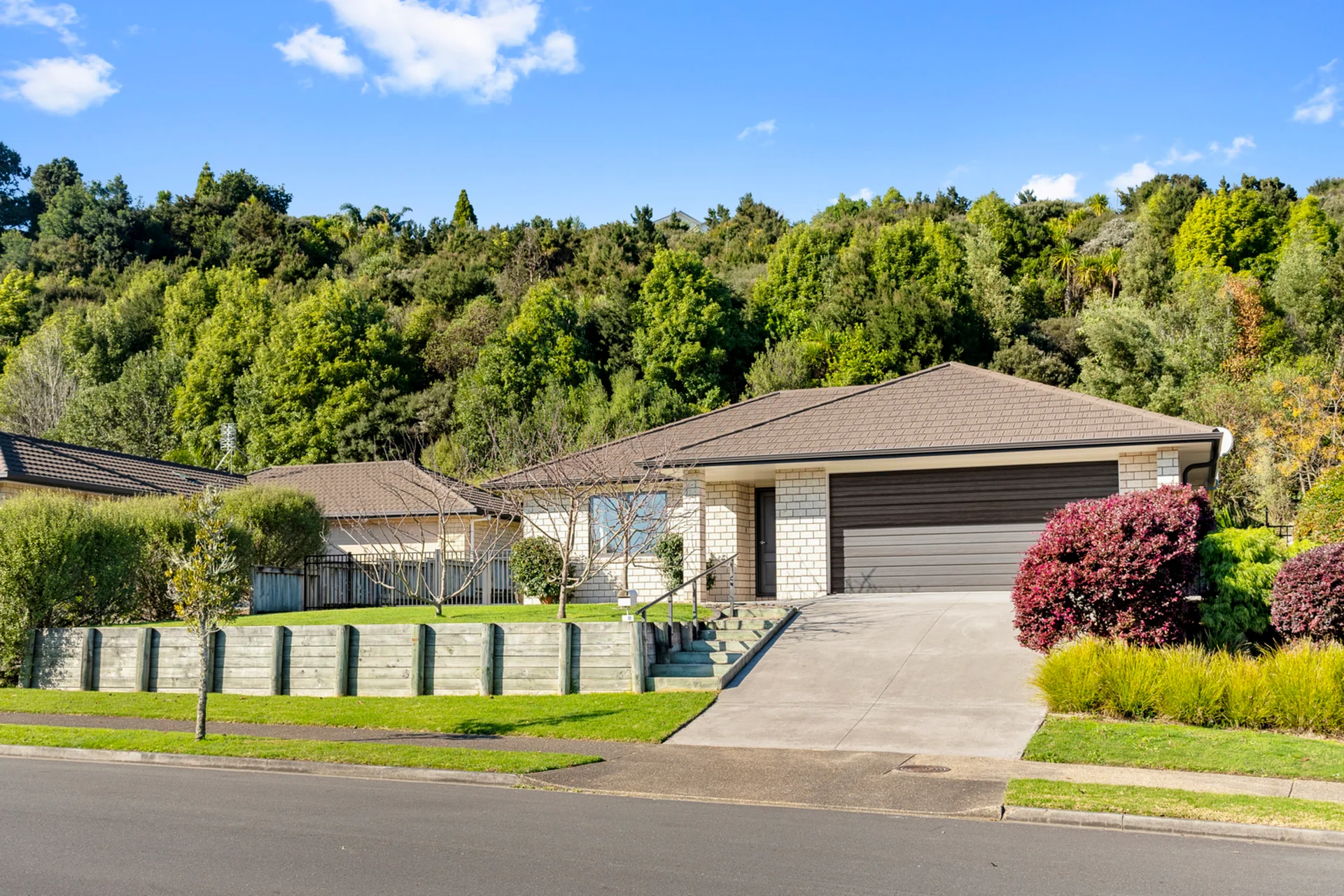 73 Bathurst Crescent