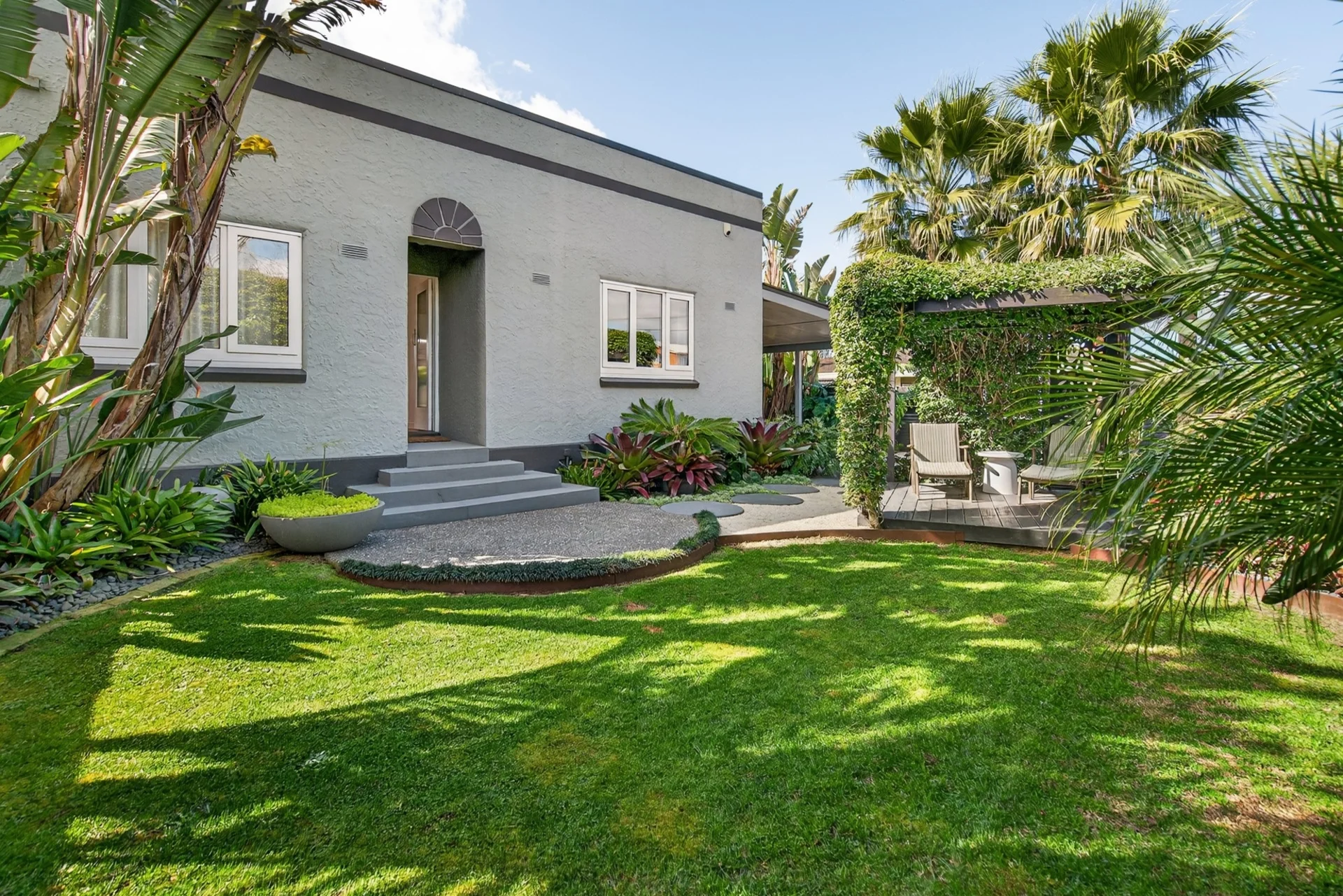 6 Pemberton Crescent