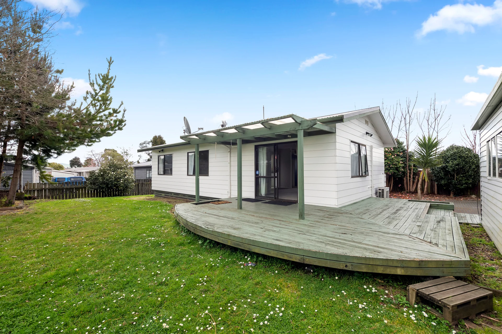 39B Dickens Street