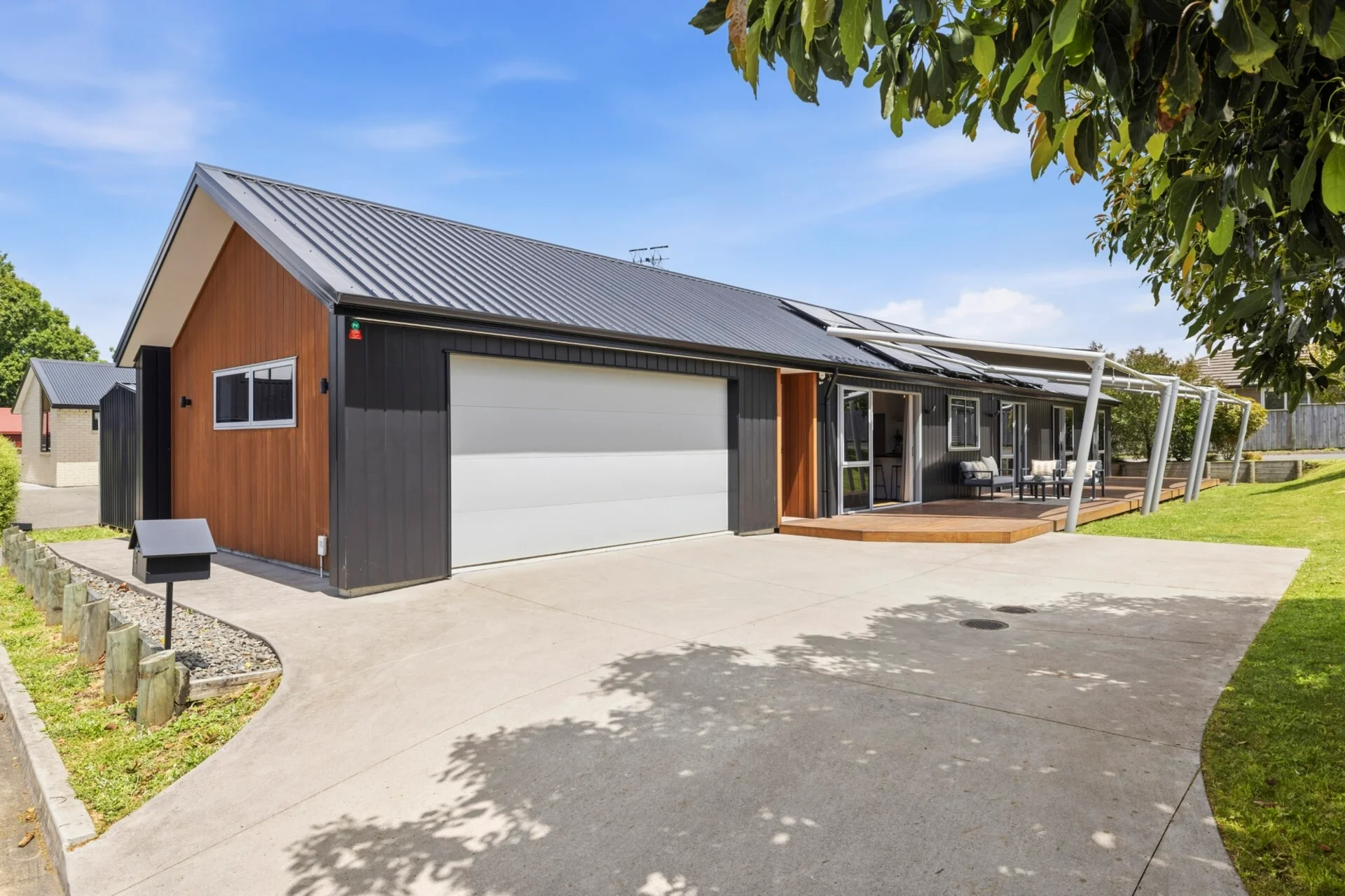 14 Gabriela Close