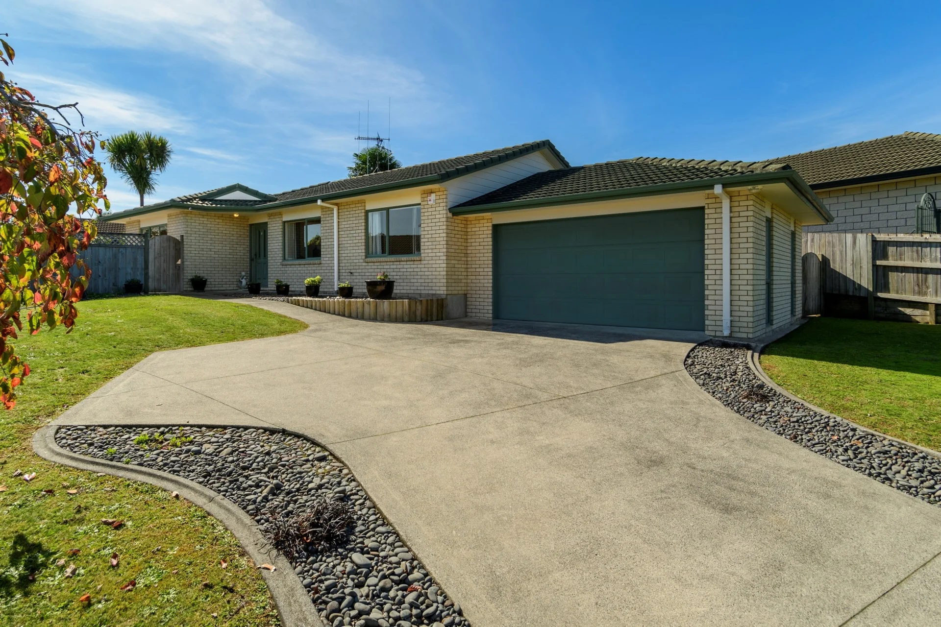 8 Brackenburn Drive