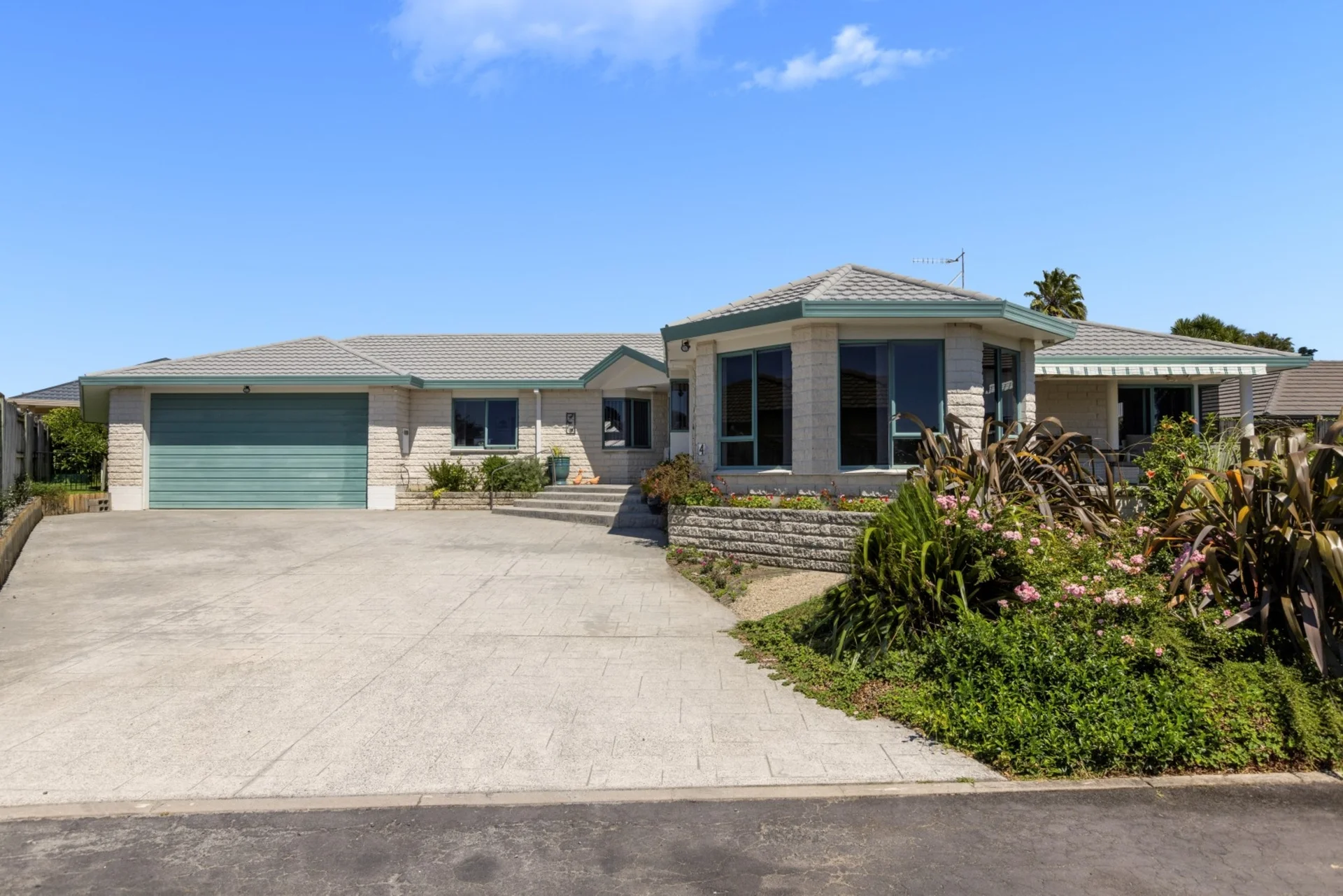 4 Burnt Oak Drive