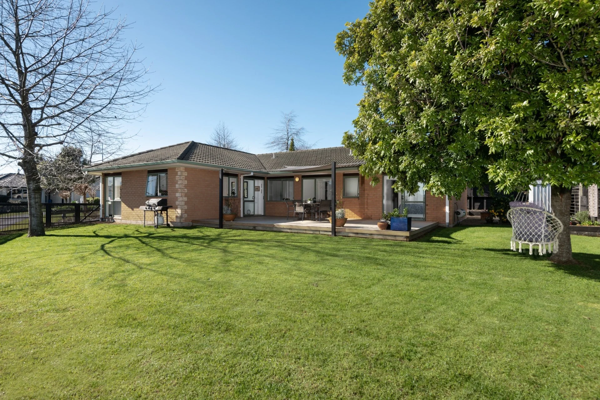 9 Acornia Close