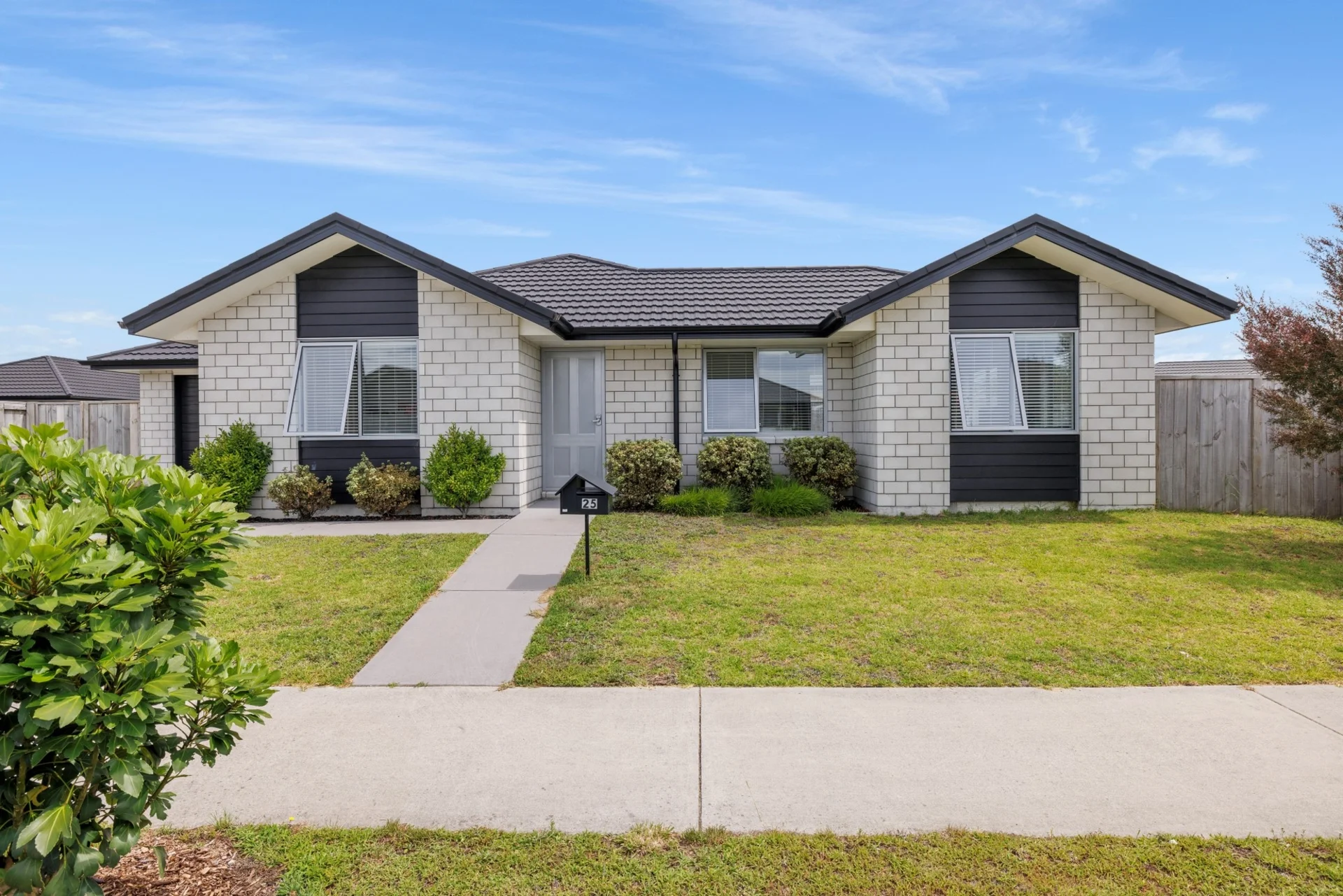 25 Kanapa Close