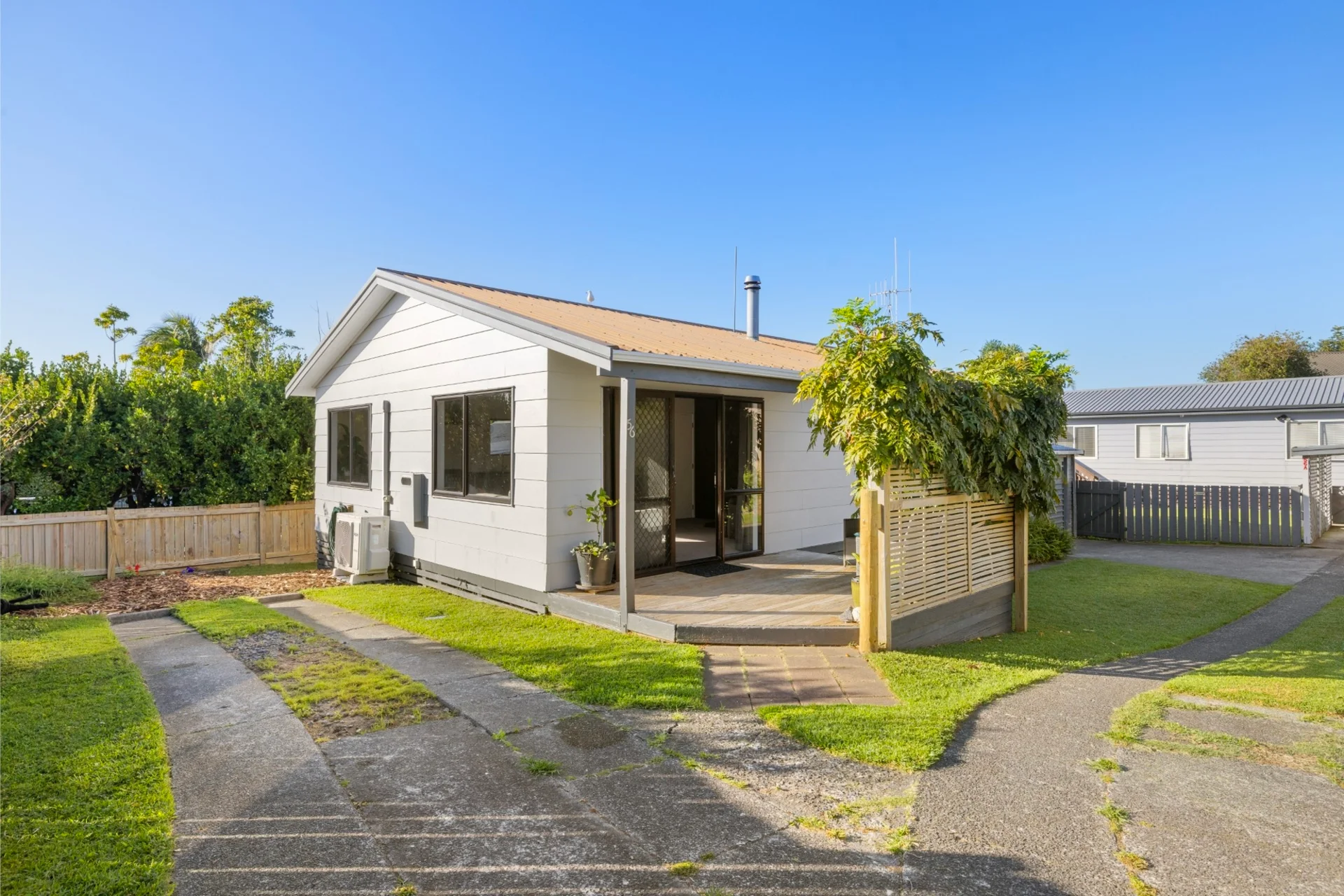 56 Heron Avenue East