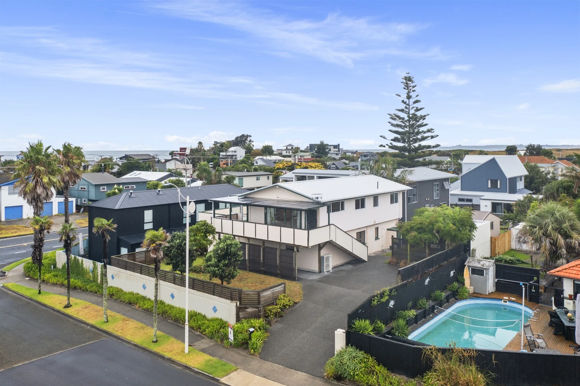 3 Emerald Shores Dr