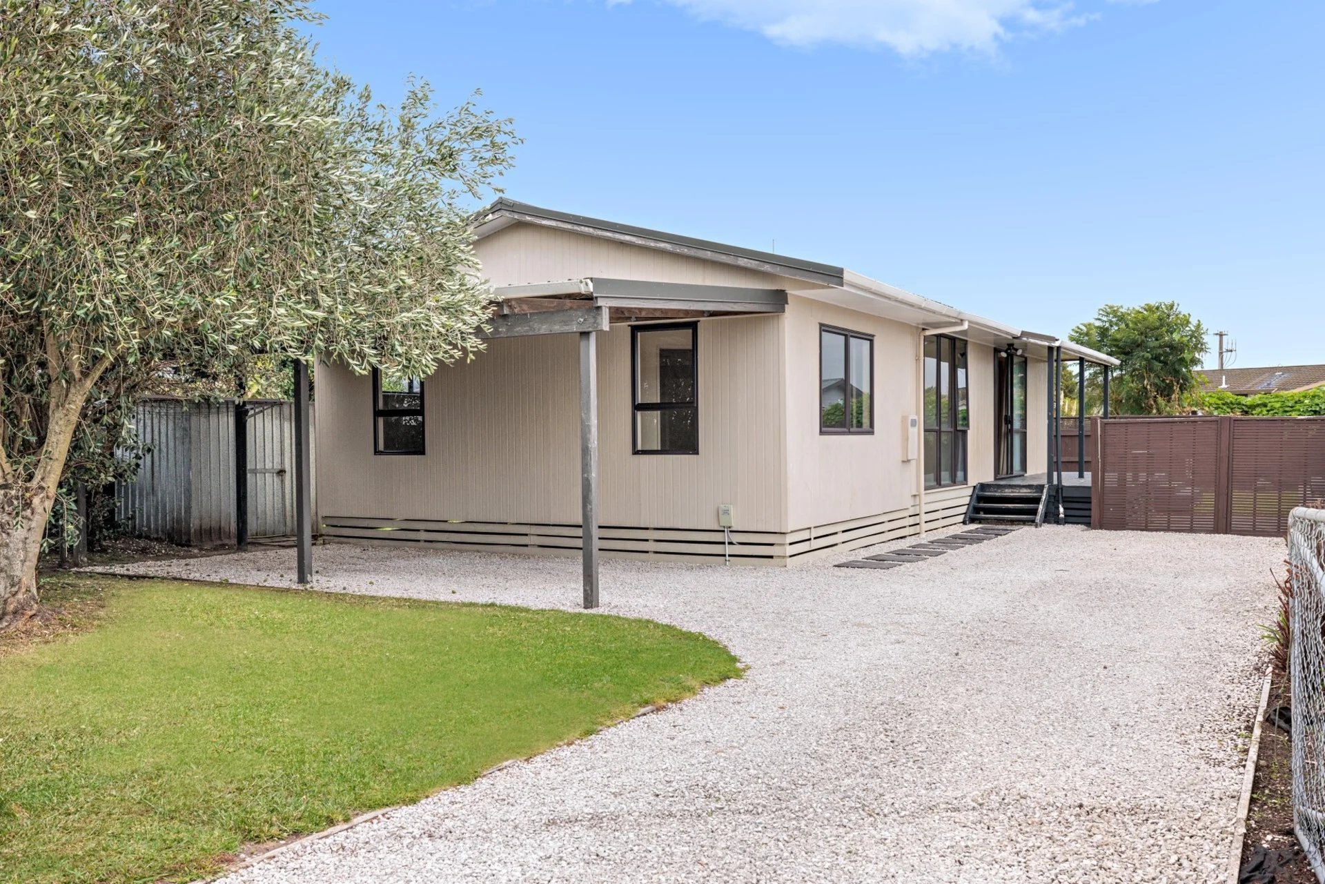 7A Longstead Avenue