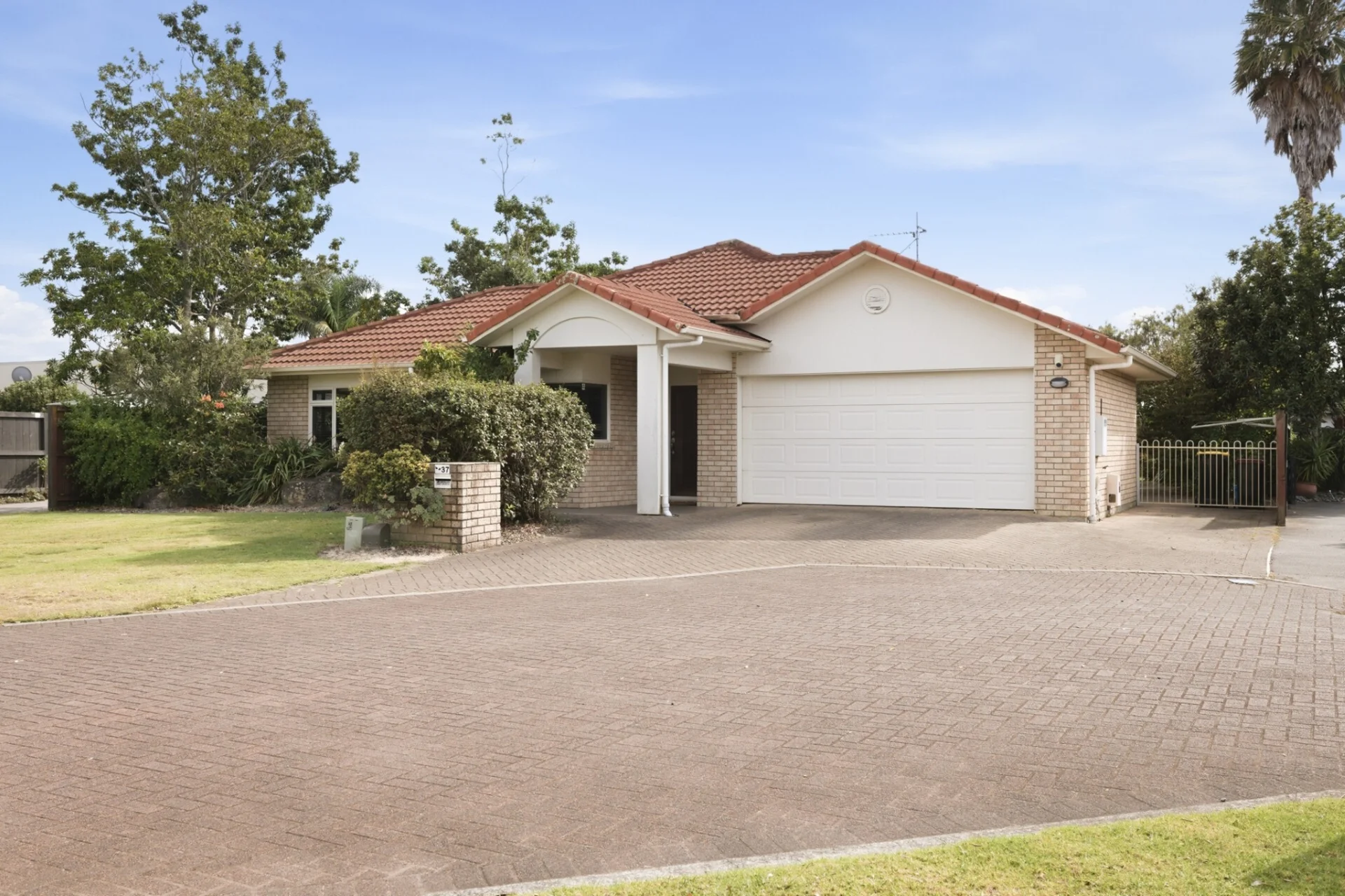 37 Tomika Crescent