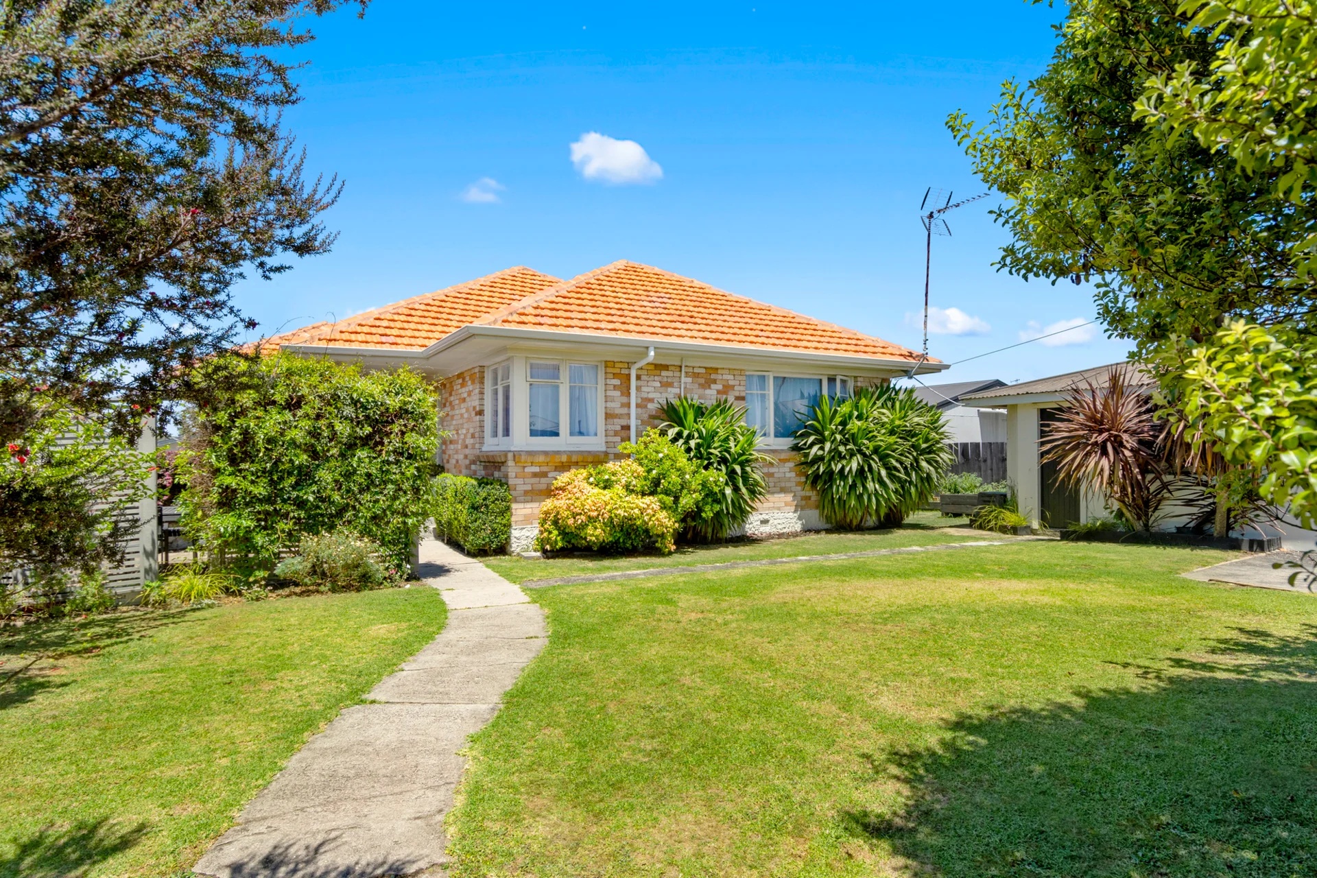 12 Hillstone Avenue