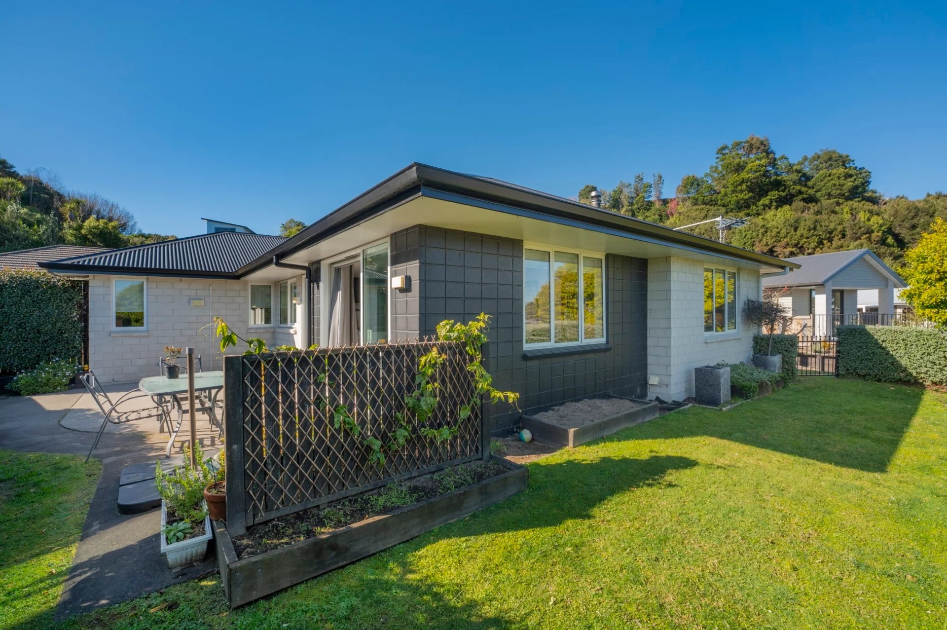 49 Bathurst Crescent