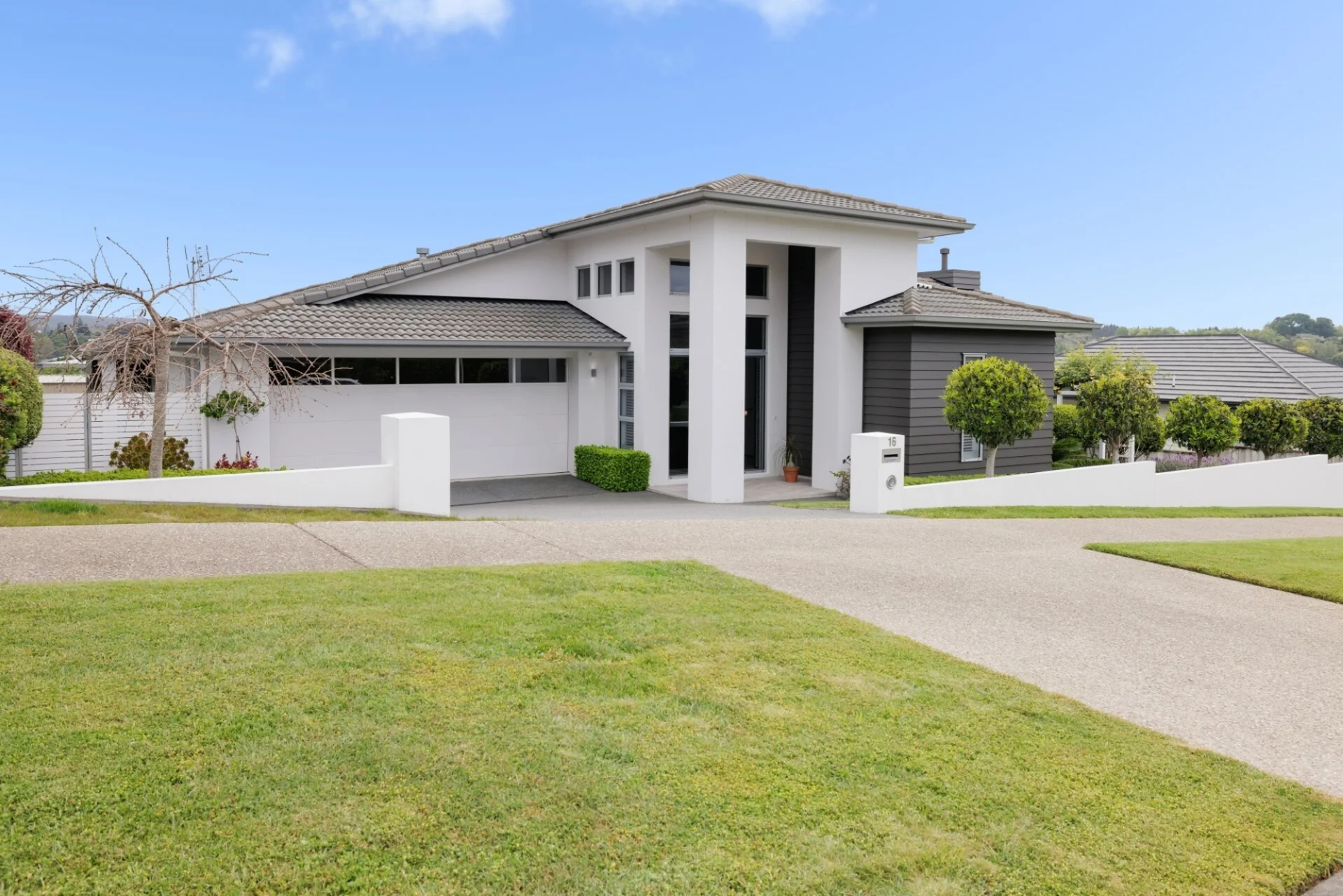 16 Rexford Heights