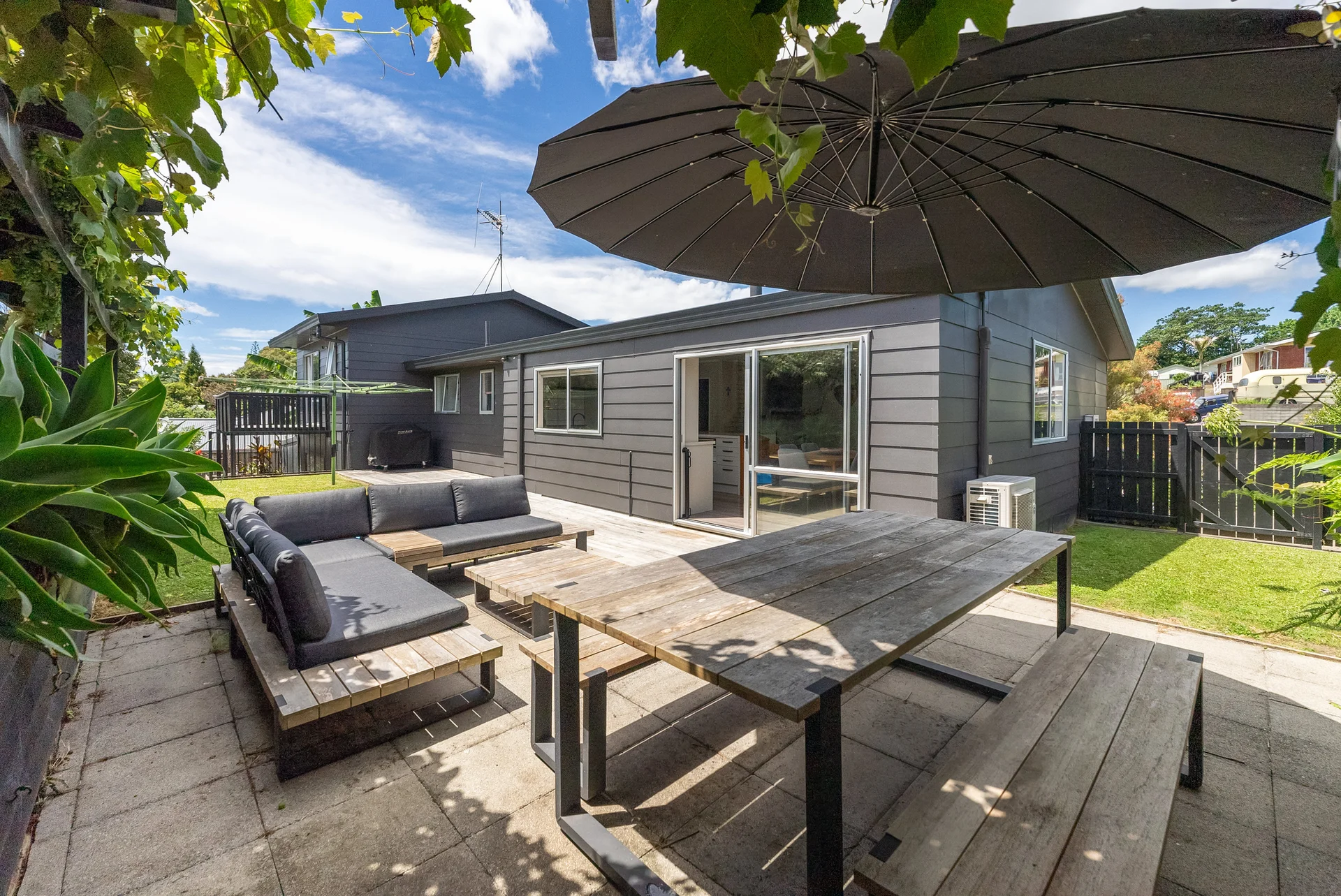 15 Milsom Place