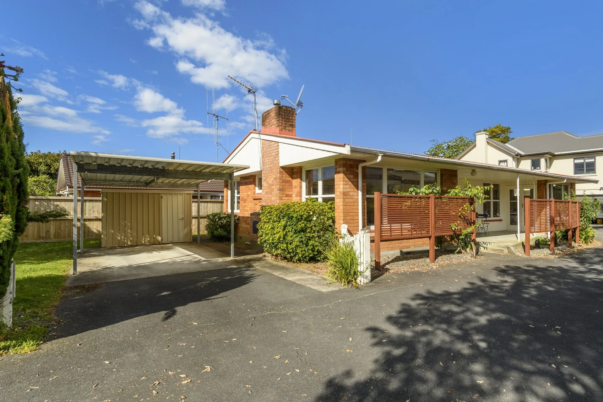 64A Kings Avenue
