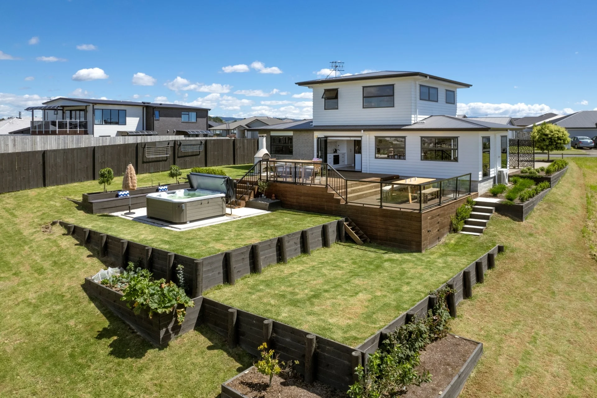 183 Penetaka Heights