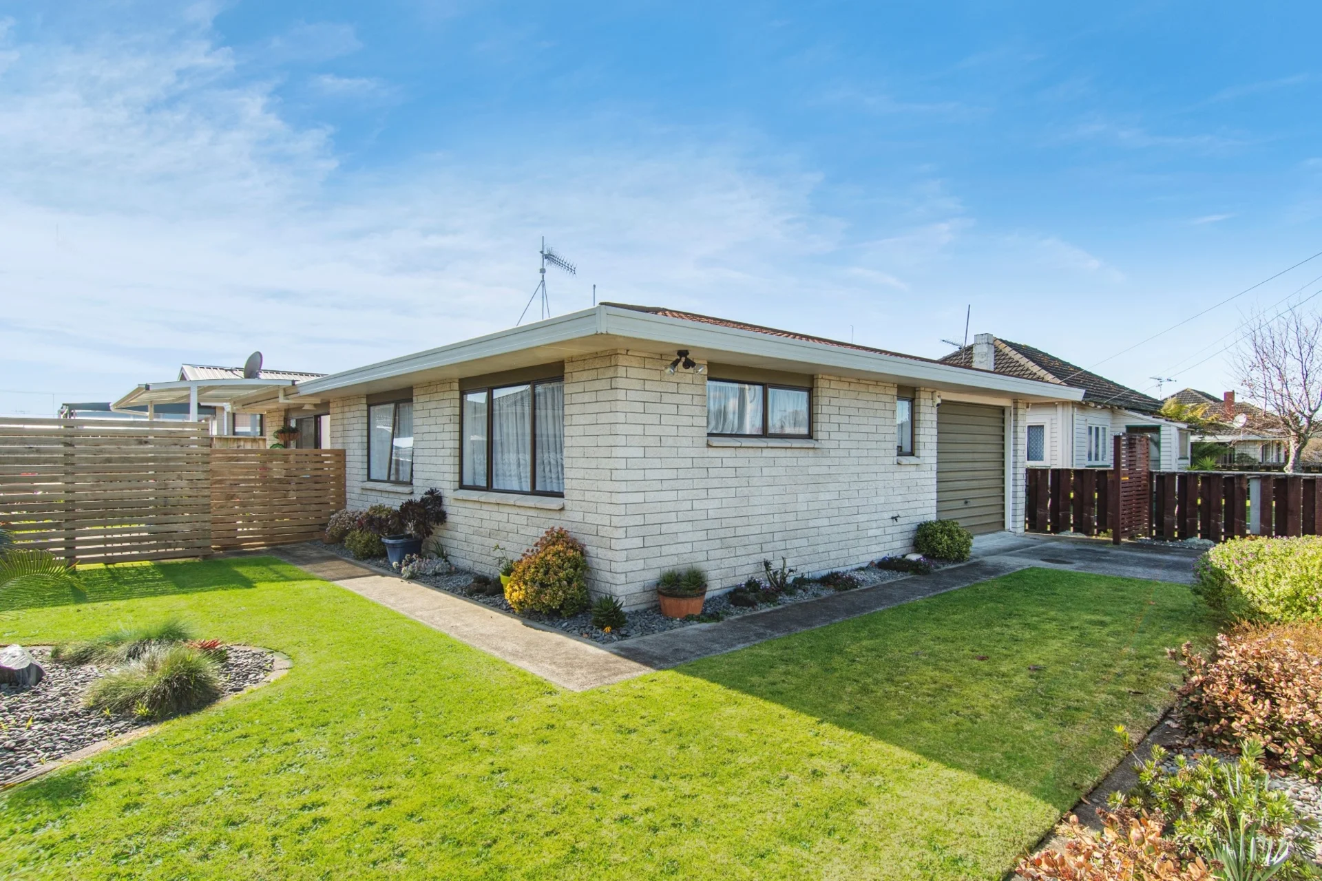 63A Pemberton Crescent
