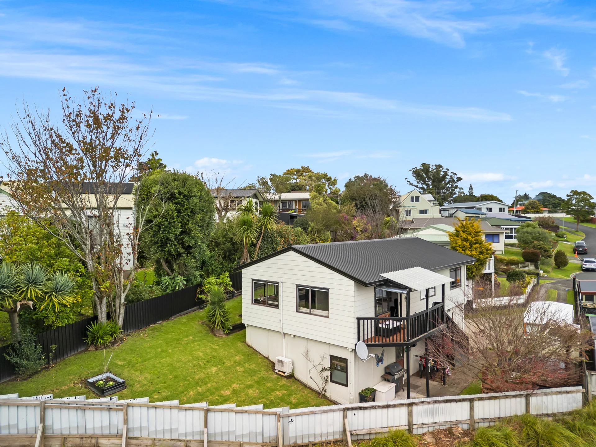 12 Dunrobbin Place