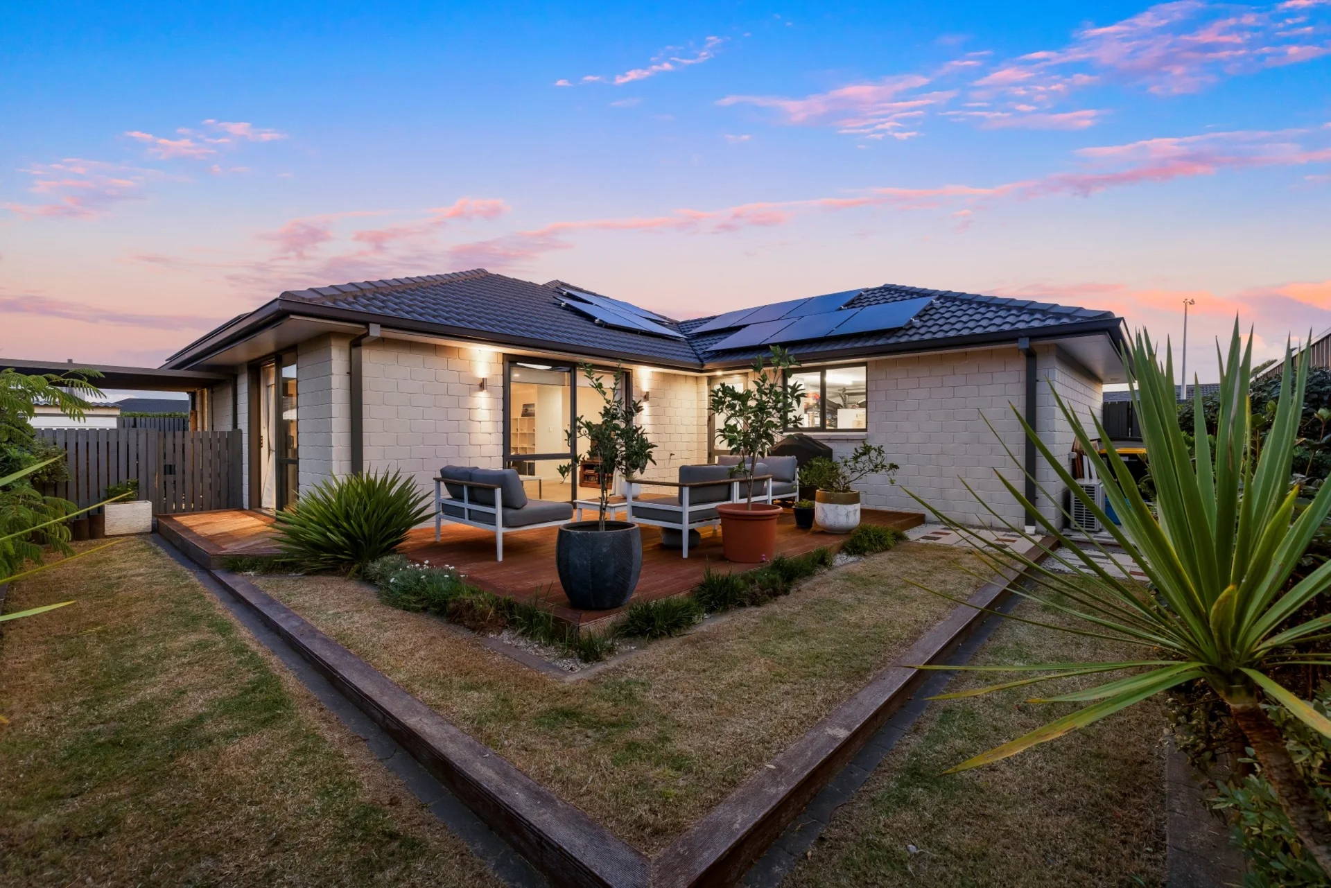 6 Blacklock Road