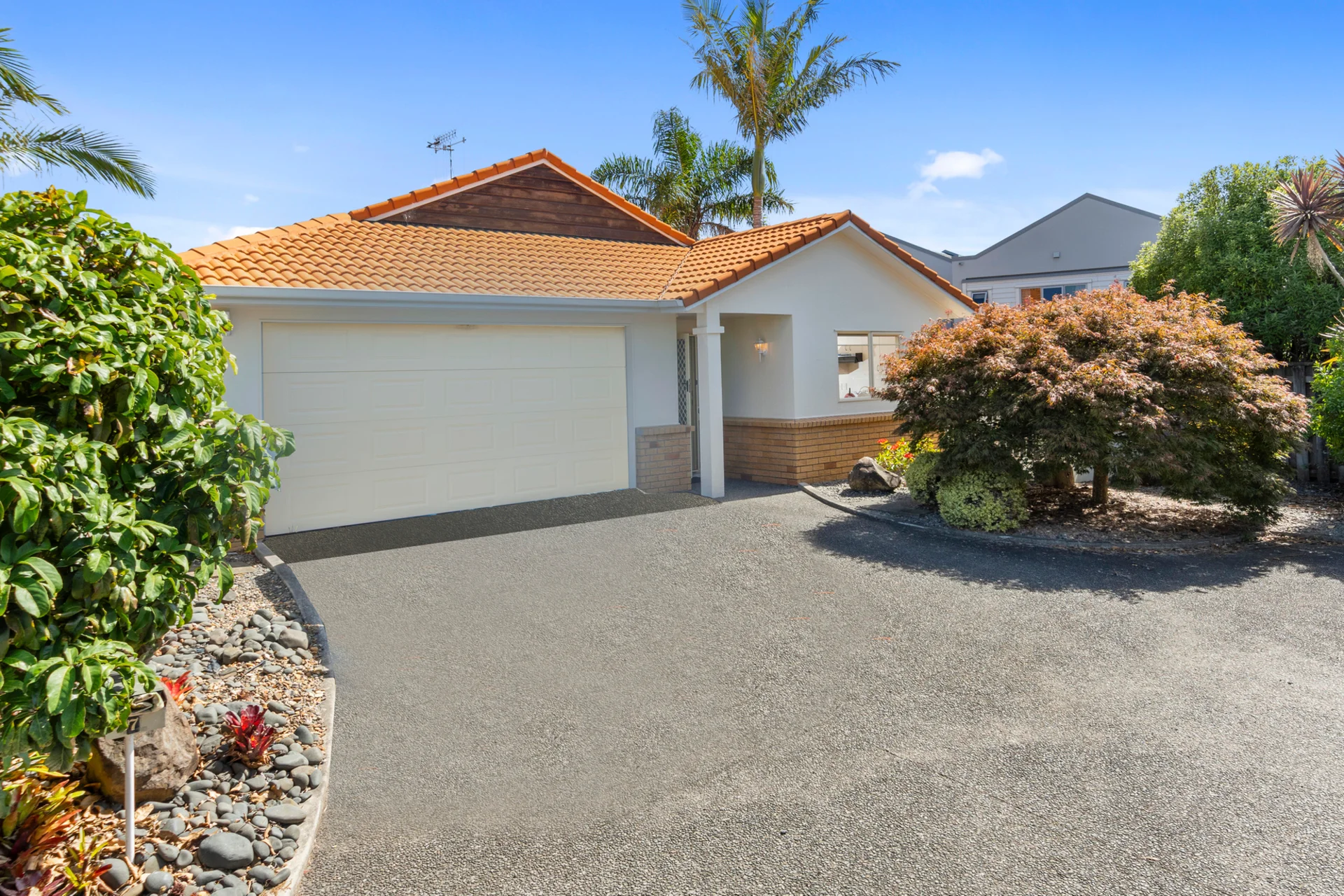 7 Gosford Way