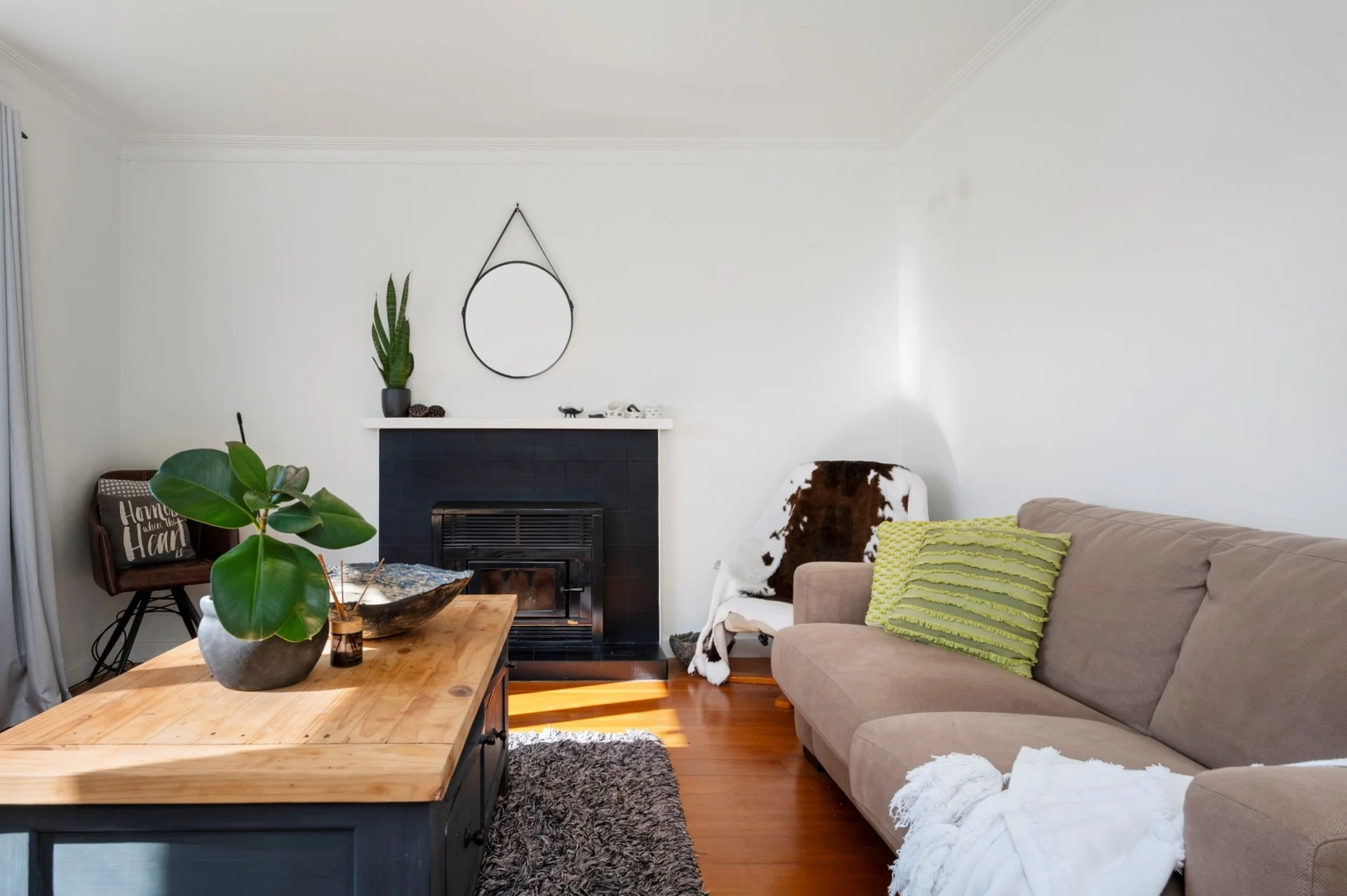 60 Pemberton Crescent